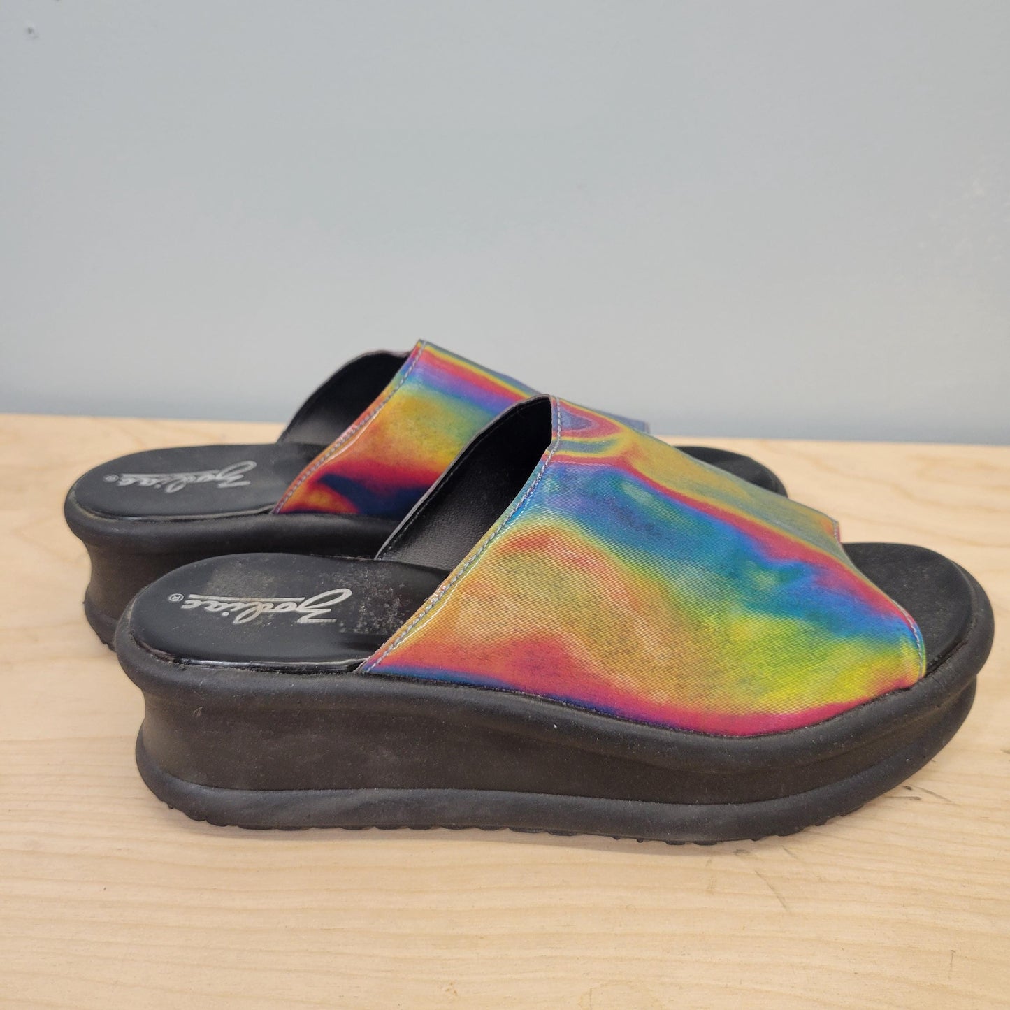 vtg 90s PSYCHEDLIC IRIDESCENT VINYL Platforms // vintage oil spill trippy rainbow reflective stacked 70s retro style y2k chunky sandals 8