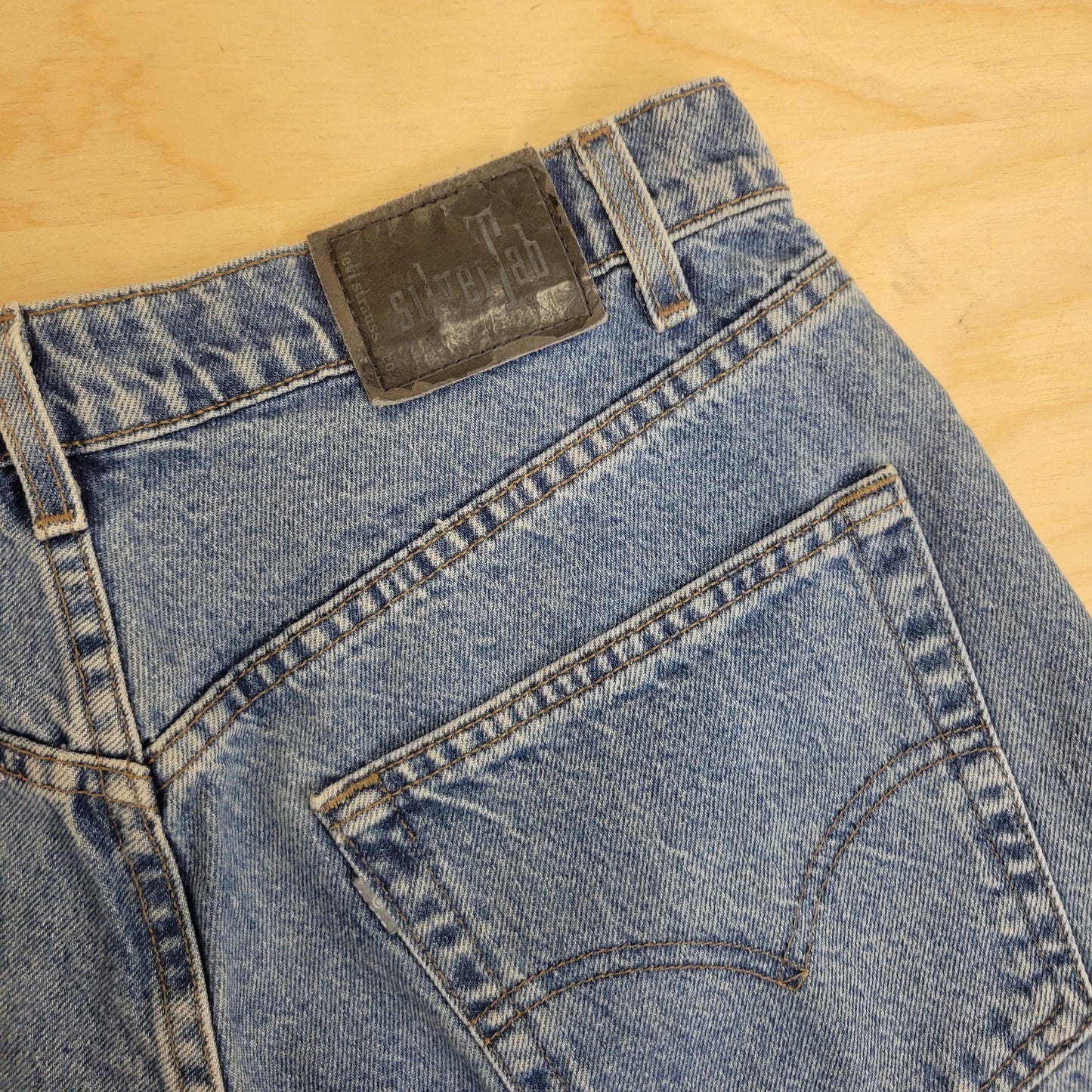 vtg 90s LEVI SILVERTAB DENIM shorts // vintage w34 baggy fit light medium wash jorts retro grunge streetwear casual school autumn denim jean