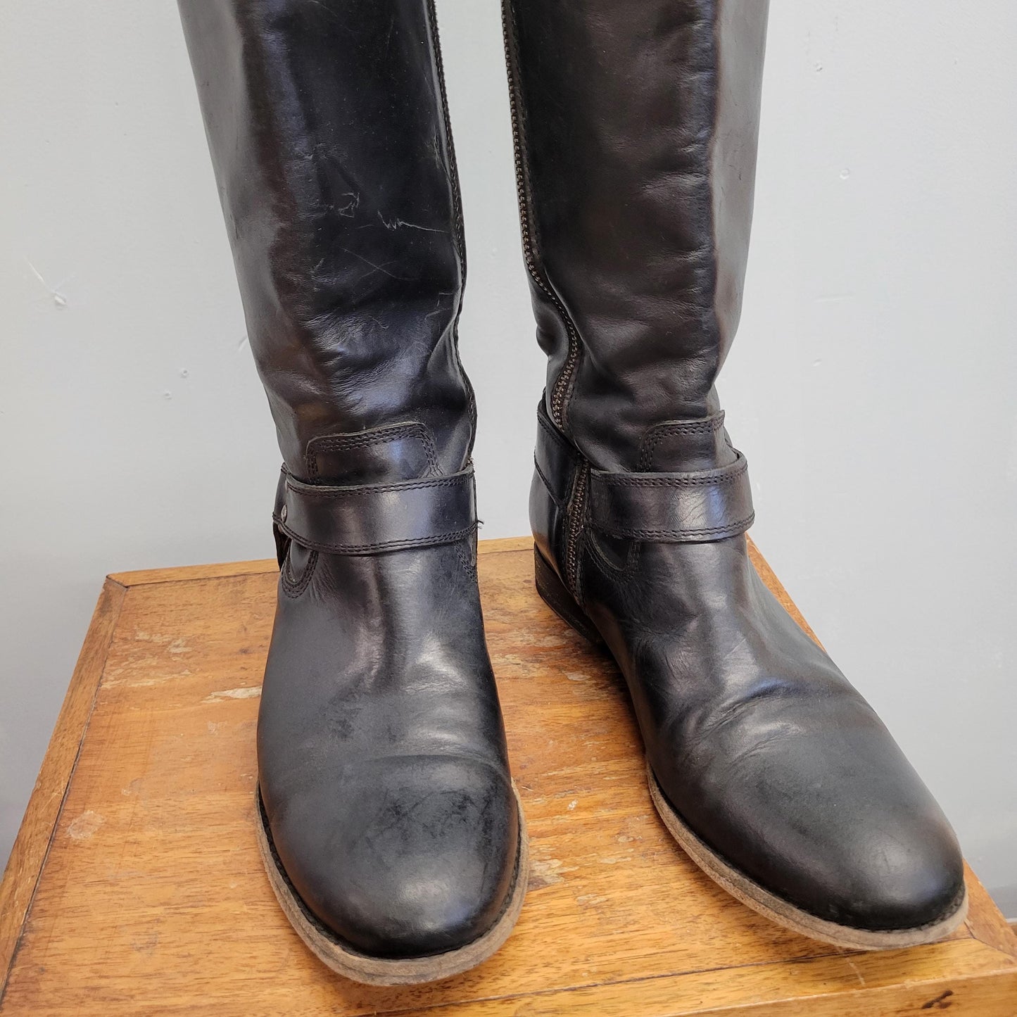 vtg FRYE 'MELISSA HARNESS' Boots // vintage black leather extended calf inside zip boot size 8B knee high mod hippie biker autumn winter