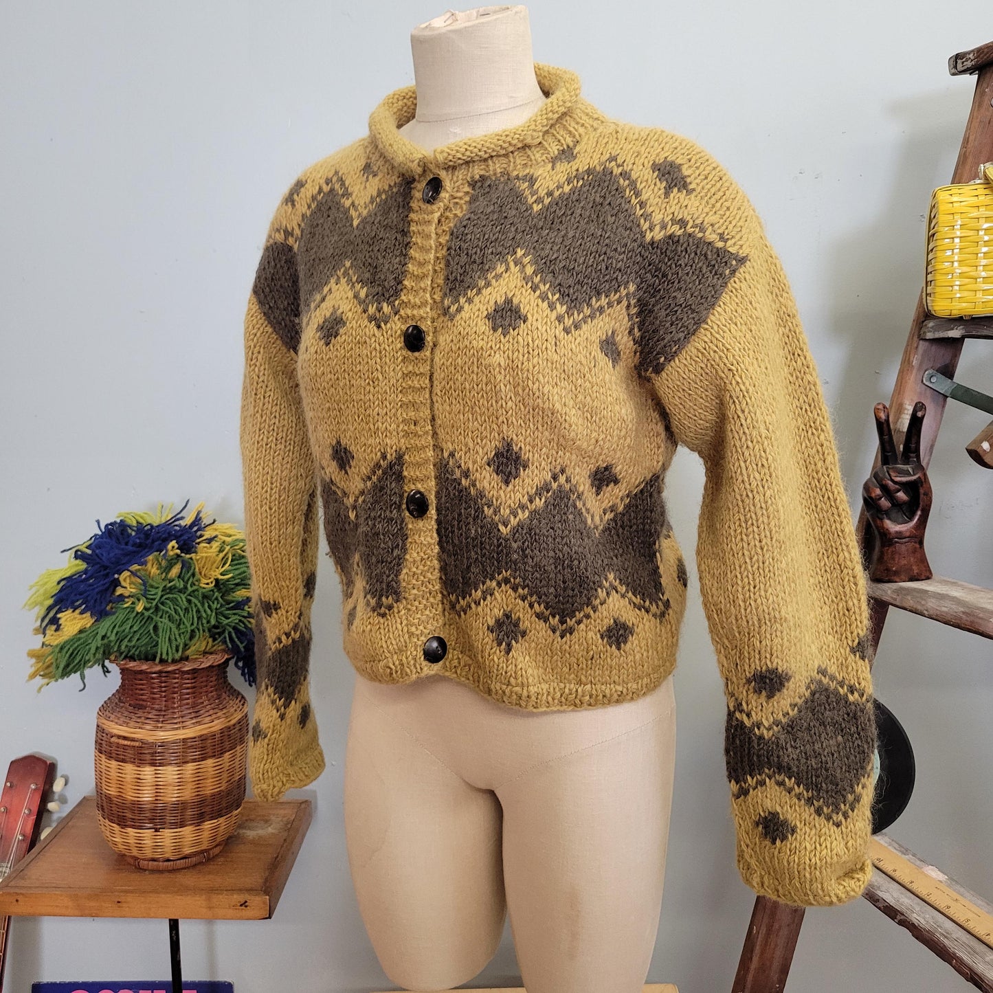vtg 70s PATTERNED WOOL CARDIGAN // vintage sweater kat man doo medium geometric preppy mcm style comfy lined wool sweater cropped grunge top