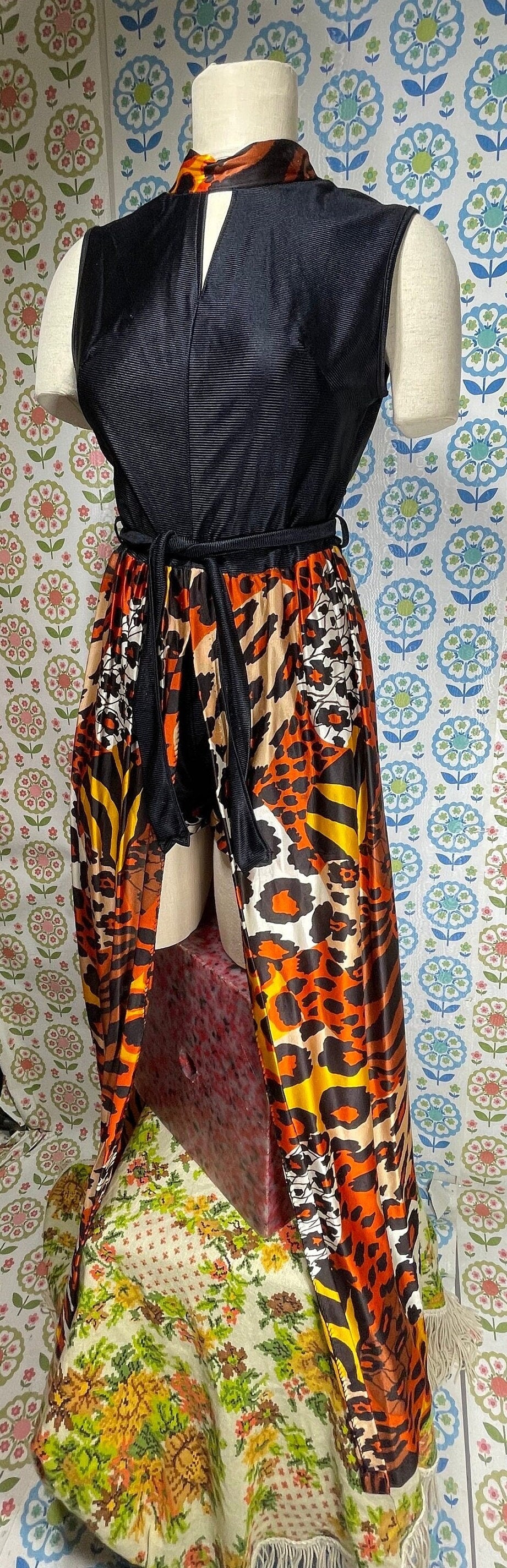 vtg 70s HOT PANTS & TUNIC Set // vintage animal print wild slinky flowy maxi dress and shorts 2 piece sexy bohemian disco queen halloween