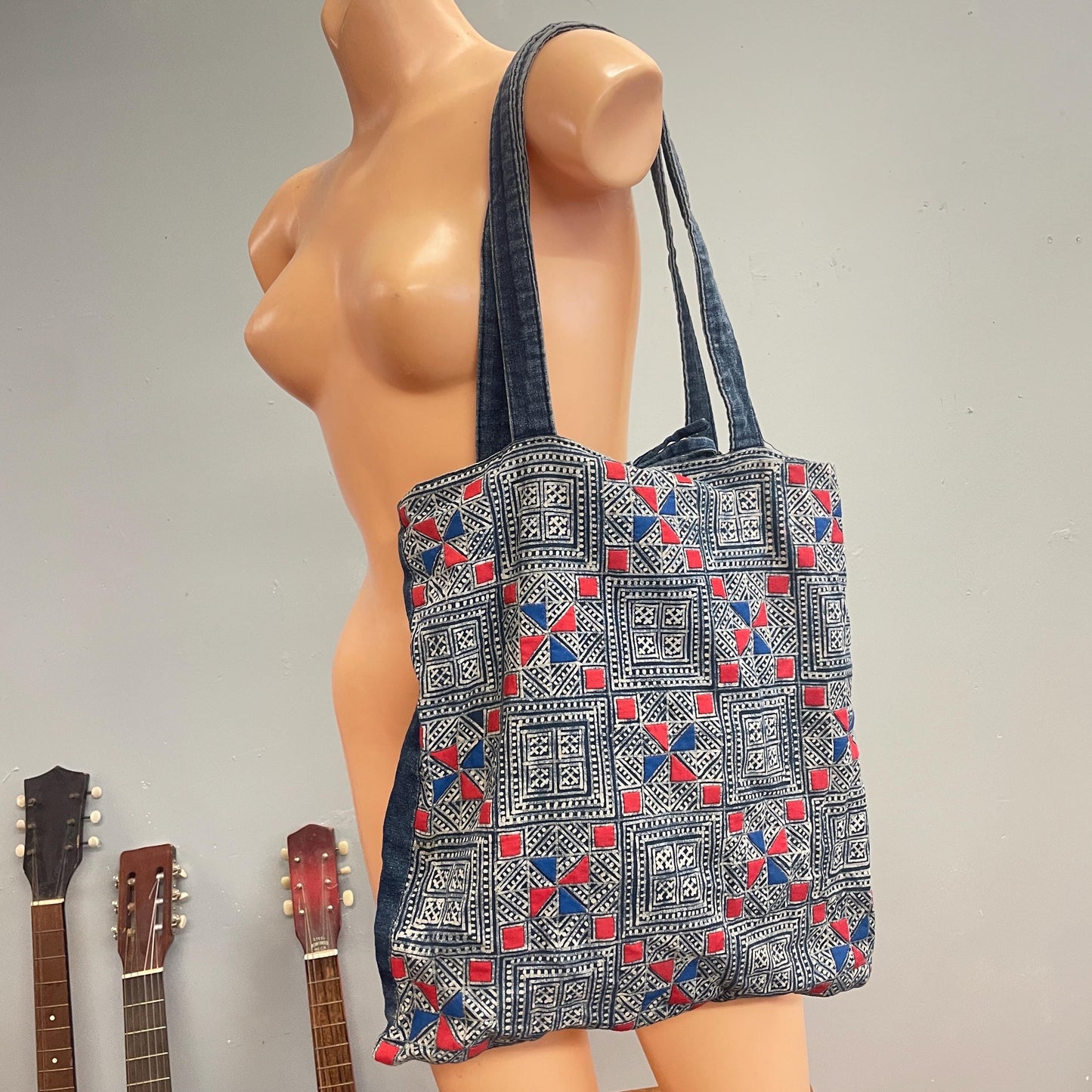 vtg 70s GEOMETRIC PATTERN TOTE // vintage patchwork quilt craft soft slouchy denim hippie bandana americana purse red blue geometric print