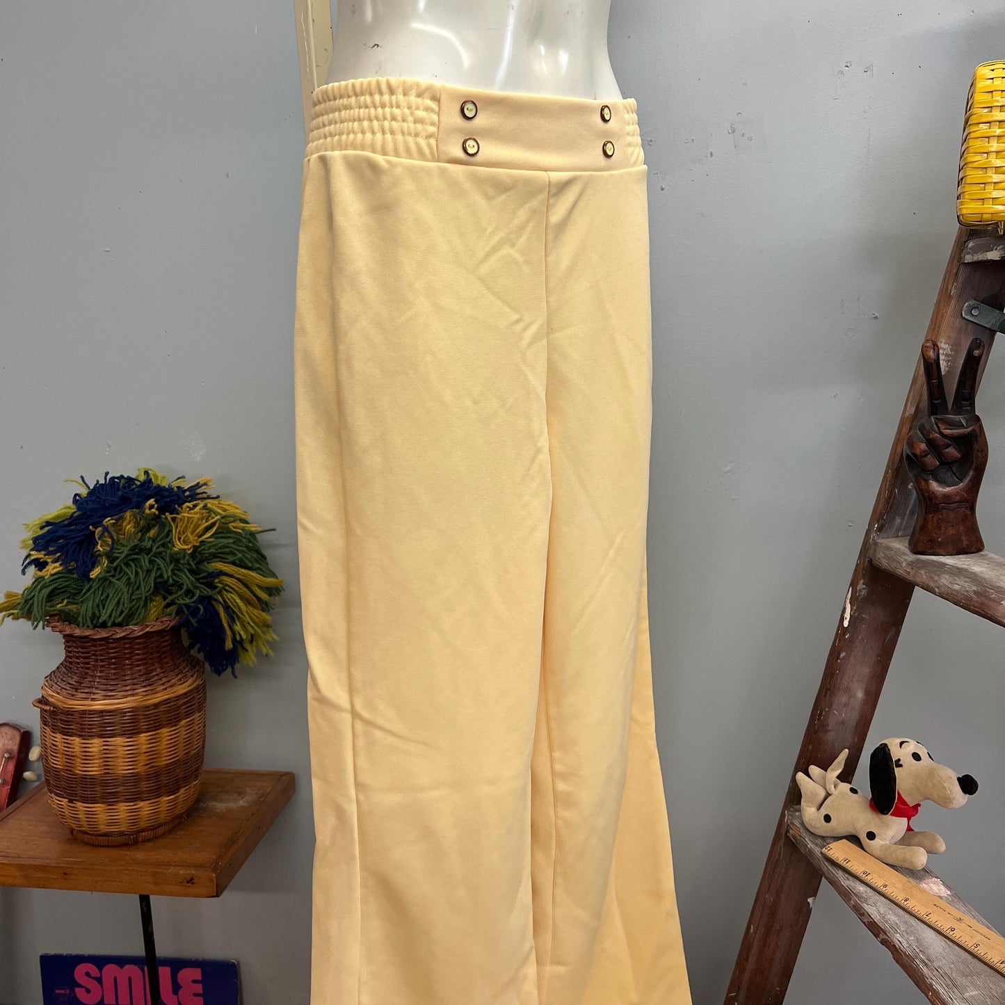 vtg 70s YELLOW DRESS PANTS // vintage size 10 pastel bell bottoms high waisted wide leg cool hippie mod autumn casual flare leg trousers 26