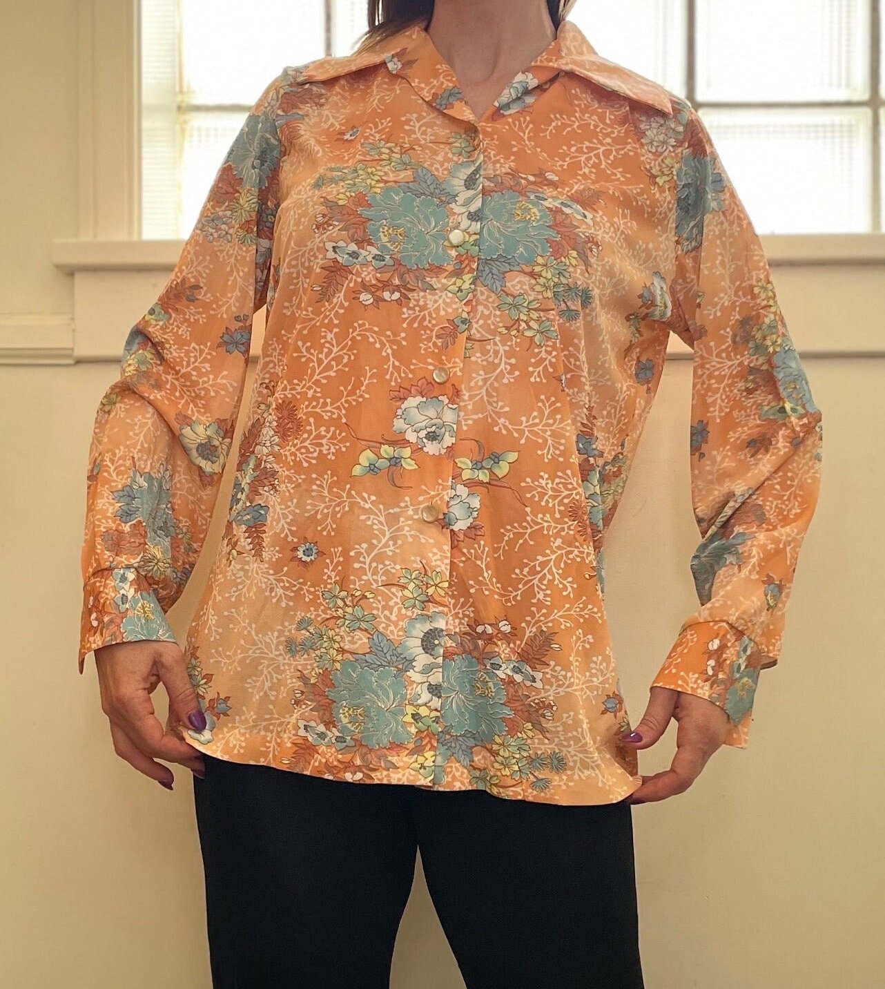 vtg 70s PSYCHEDELIC PATTERN TOP // vintage large womens floral retro pointy collar peach & blue pastel autumn long sleeve stylish mod hippie