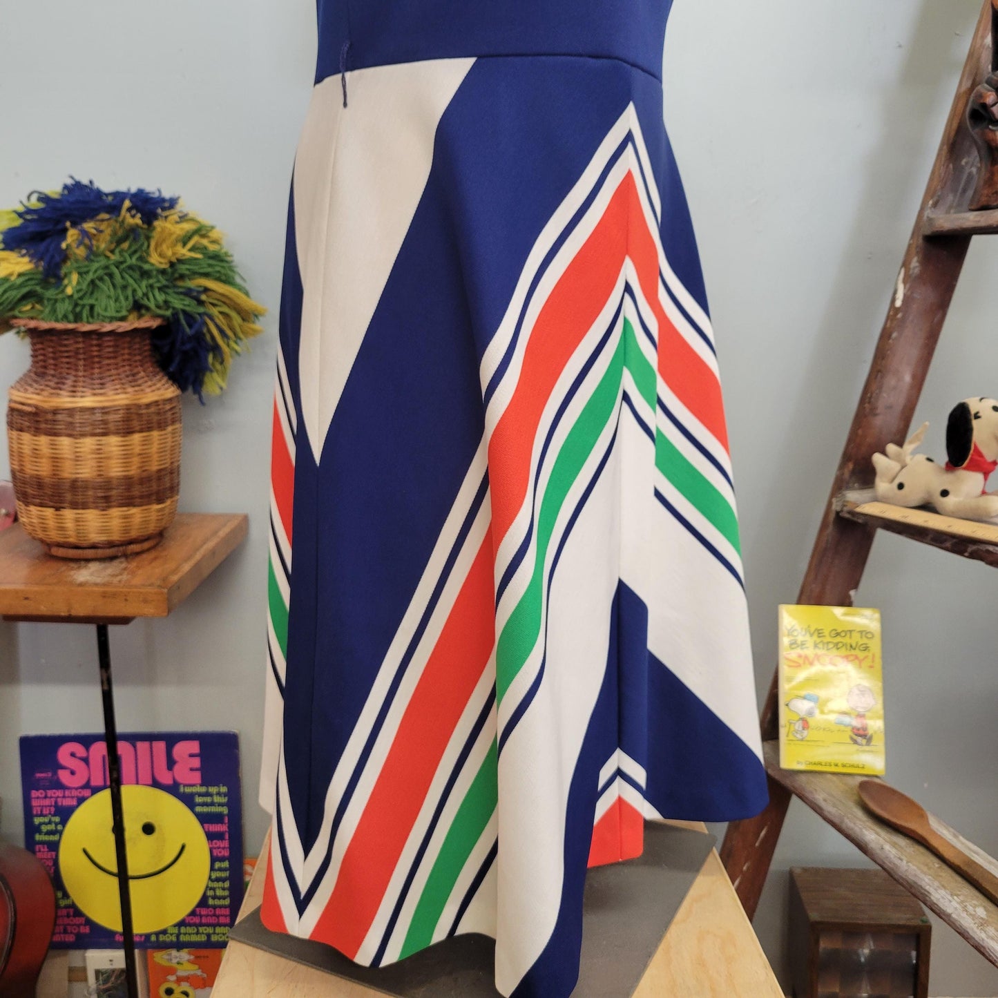 vtg 70s CHEVRON AUTUMN DRESS // vintage veron knit medium womens v neck collared mod striped midi retro fall layering geometric pattern wild
