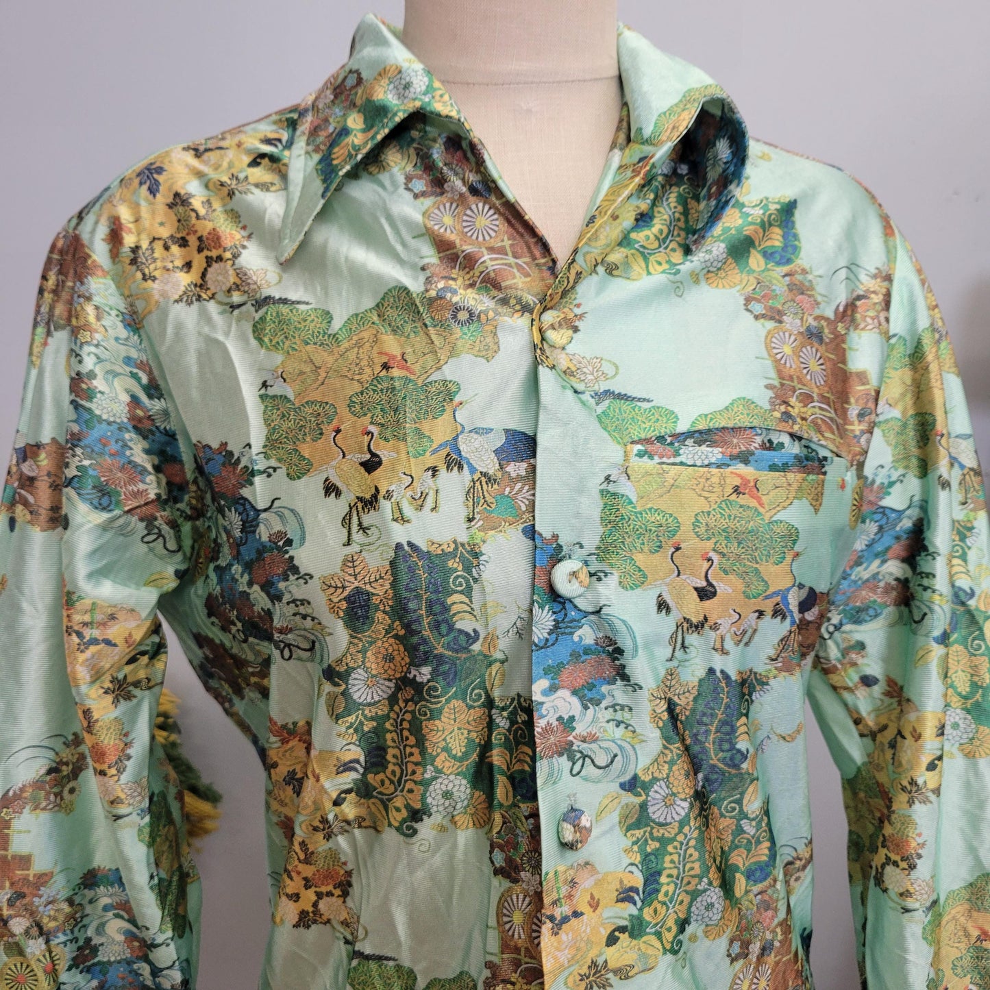 vtg 70s SILKY PATTERN TOP // vintage waltch clarkes psychedelic Asian bird peacock print disco retro polyester patterned blouse autumn top
