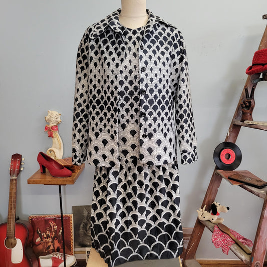 vtg 70s OP ART 2 PIECE Dress // vintage linda matthews large womens black white geometric abstract drop waist mod retro mid length dress fit
