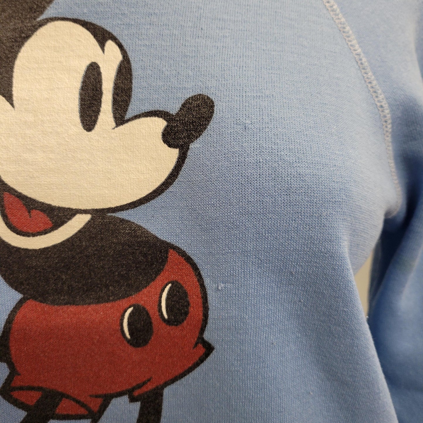 vtg 80s MICKEY MOUSE SWEATSHIRT // vintage disney world crewneck adult medium baby blue casual soft comfy autumn fashion retro cartoon pop