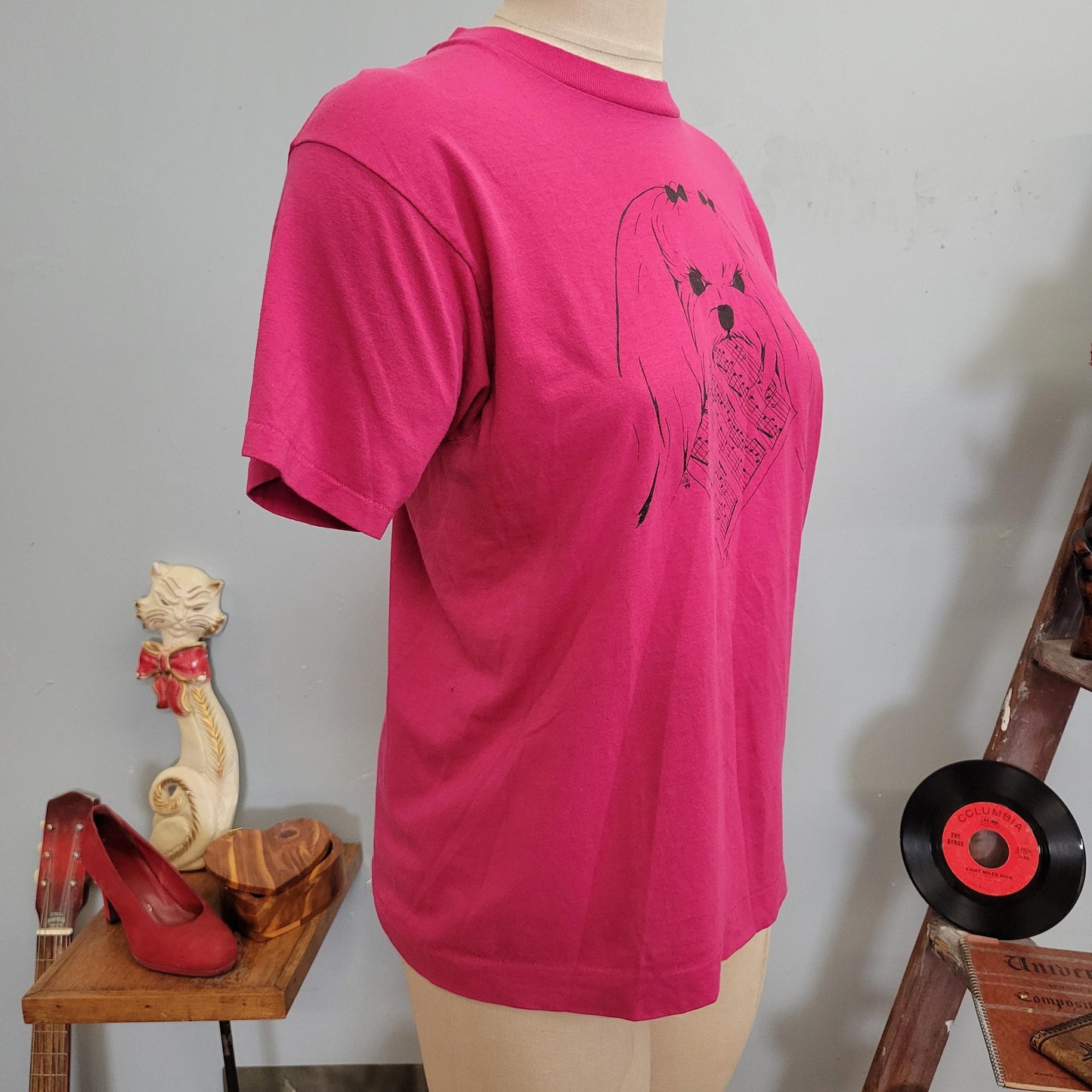 vtg 80s MUSICAL DOG TSHIRT // vintage screen stars large cute random dog eating sheet music piano teacher gift shih tzu lhasa apso dog mom