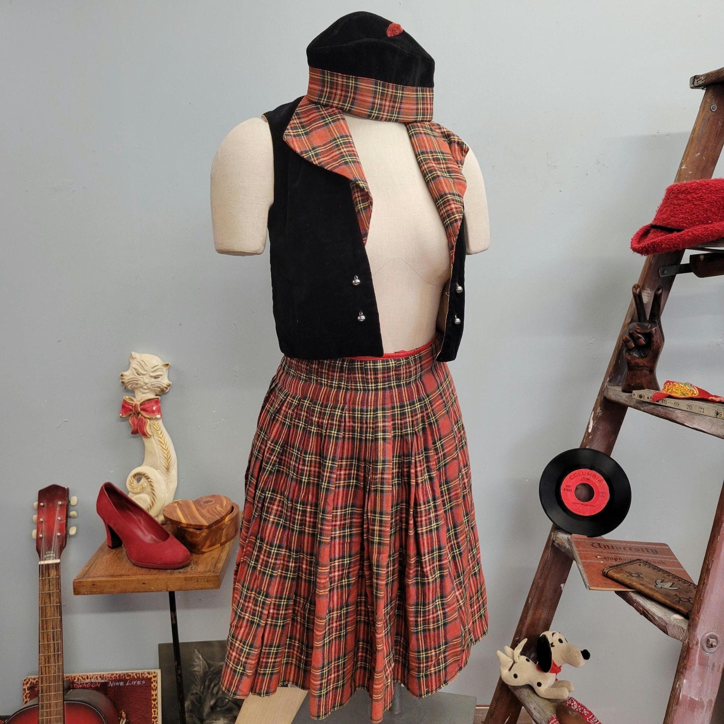 vtg 50s 3 PIECE SKIRT VEST & Hat Set // vintage tartan plaid black velvet small womens cute autumn cottage stylish preppy french style beret