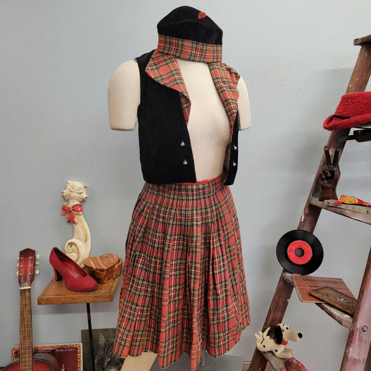 vtg 50s 3 PIECE SKIRT VEST & Hat Set // vintage tartan plaid black velvet small womens cute autumn cottage stylish preppy french style beret