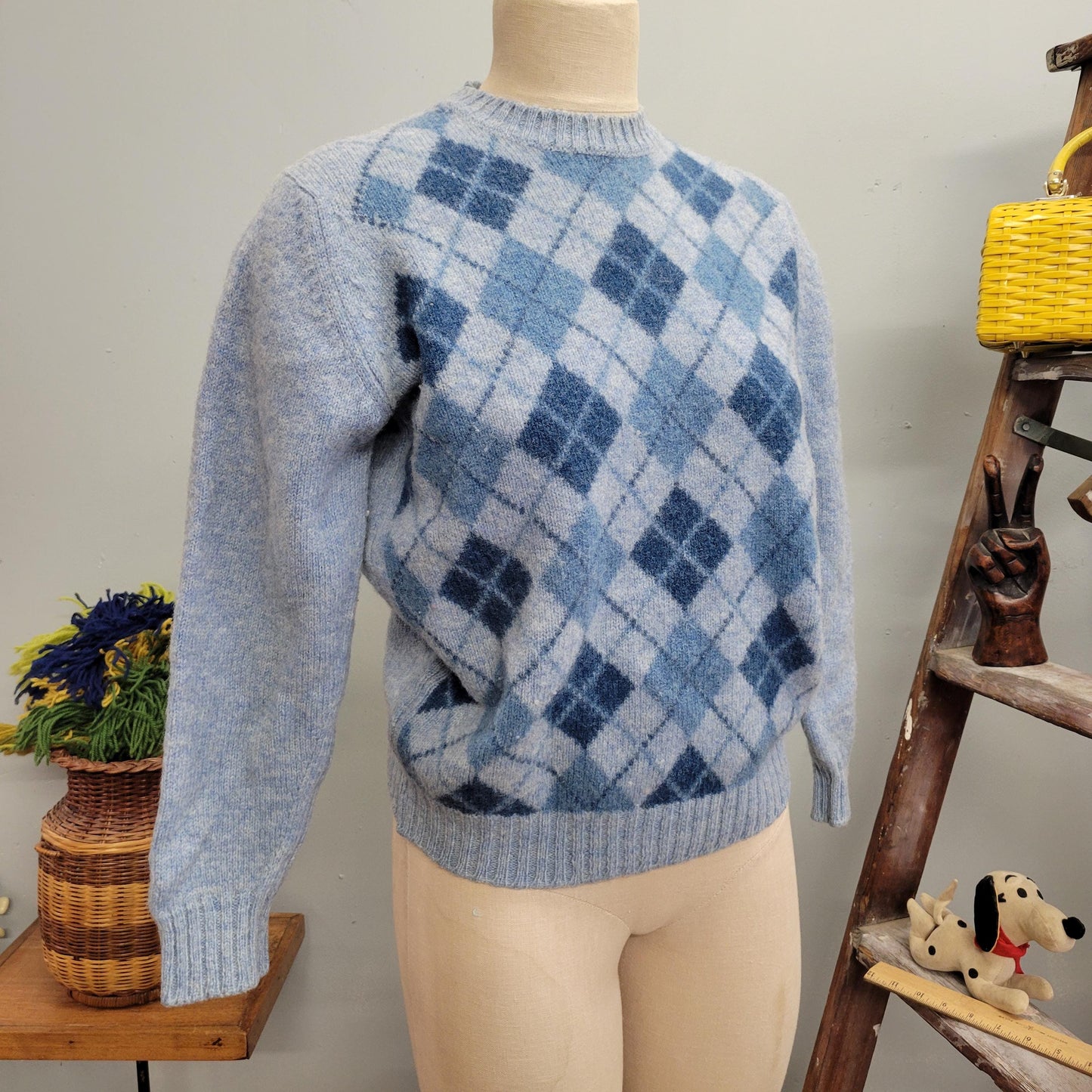 vtg 70s BLUE ARGYLE SWEATER // vintage shetland wool 40 pastel blue diamond checkered fuzzy preppy rockabilly autumn casual weezer grunge