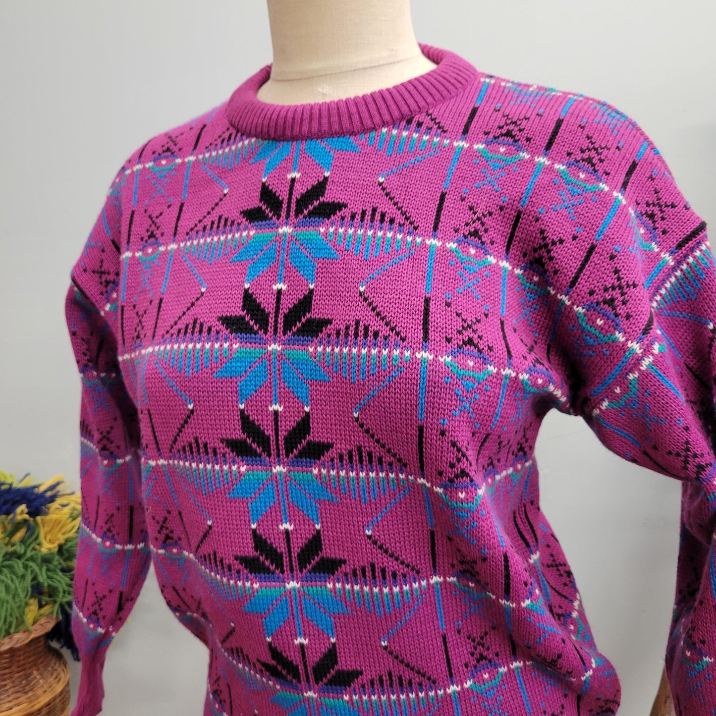 vtg 70s PSYCHEDELIC SNOWFLAKE SWEATER // vintage demetre small womens bright patterned winter ski style retro abstract print pastel autumn