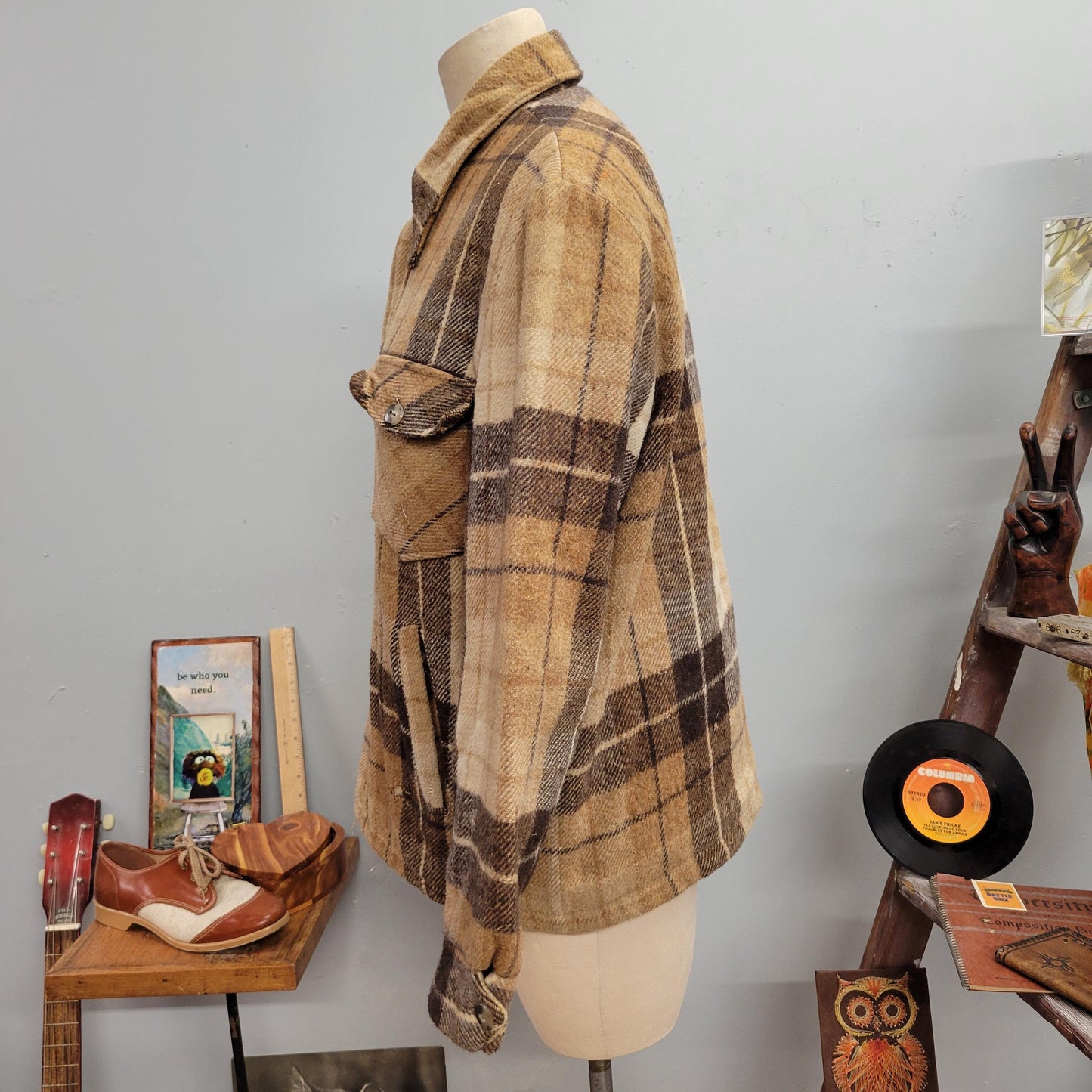 vtg 70s PLAID FLANNEL JACKET // vintage sears best outerwear medium fall autumn coat wool sherpa lined neutral tones tan western pockets