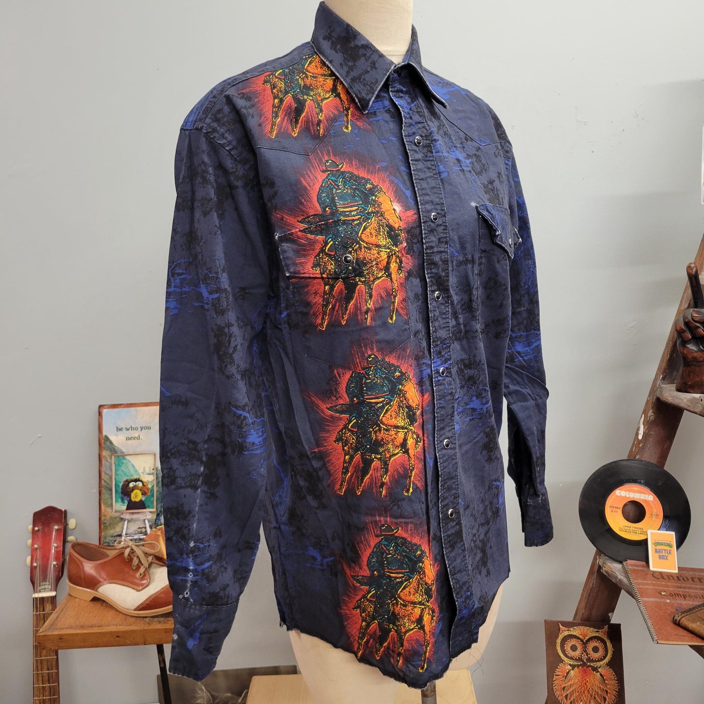 vtg 90s WRANGLER WESTERN BUTTONDOWN // vintage wrangler western medium mens all over print psychedelic cowboy pattern pearl snap rodeo ranch