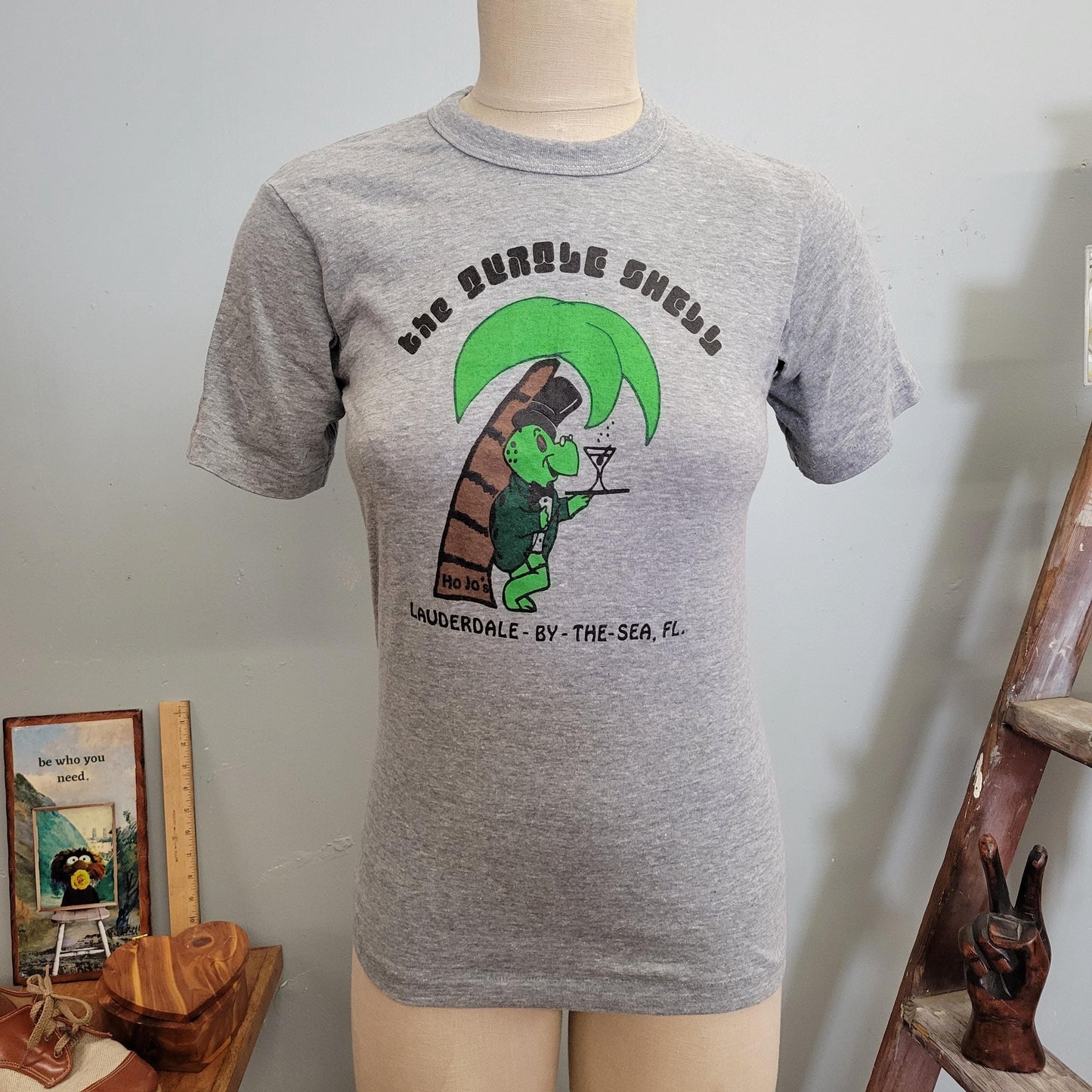 vtg 80s TURTLE FLORIDA TSHIRT // vintage hanes extra small ft lauderdale florida vacation souvenir graphic tee gray fitted french cut cute