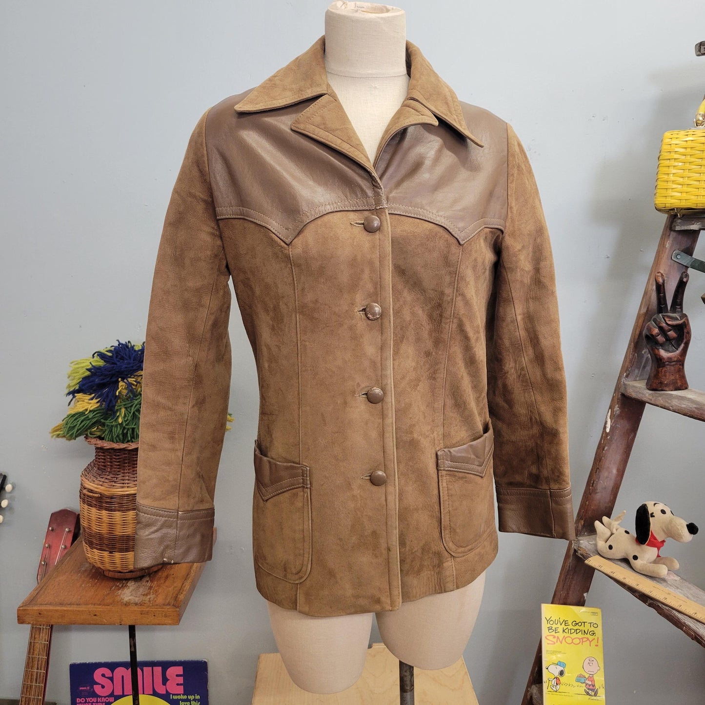 vtg 70s LEATHER SUEDE JACKET // vintage womens large pointy collar retro style buckskin patent leather two tone hippie western ranch style