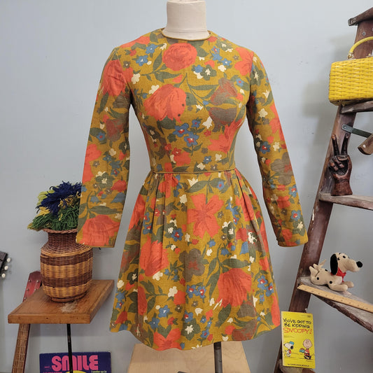 vtg 50s LINEN ROSE DRESS // vintage womens small fall floral pumpkin tones long sleeve fall fit n flare mini floral sweater dress garden day