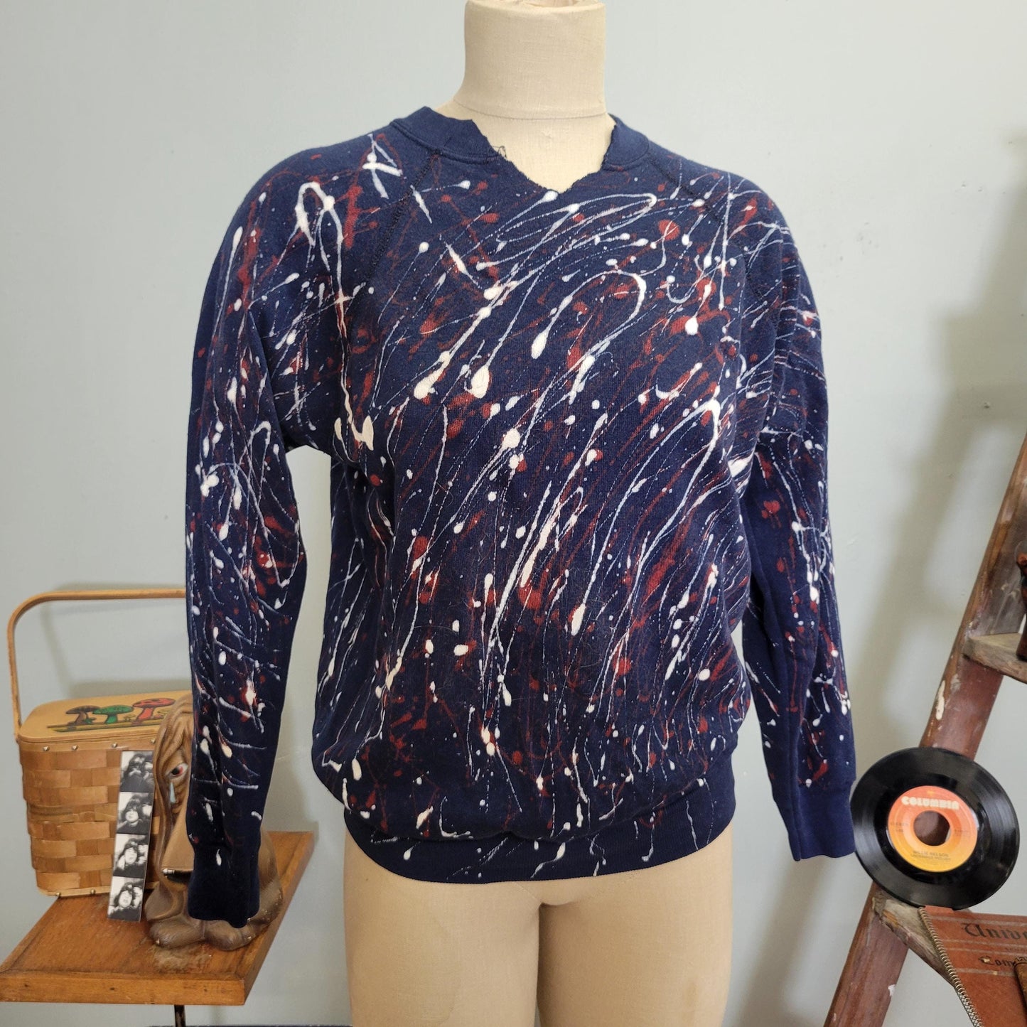 vtg 80s PAINT SPLATTER SWEATSHIRT // vintage ultra fleece tultex xl soft puff paint distressed abstract pattern navy blue autumn cozy top