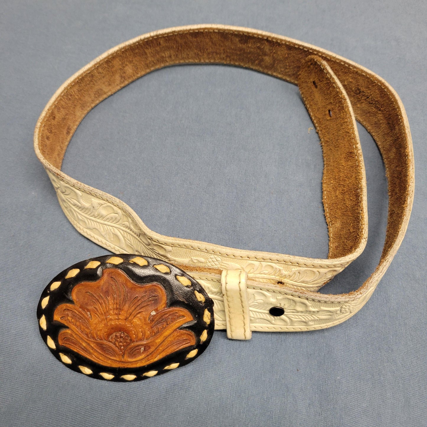 vtg 70s LEATHER FLORAL BELT // vintage white hand tooled western hippie boho belt and round leather lotus buckle