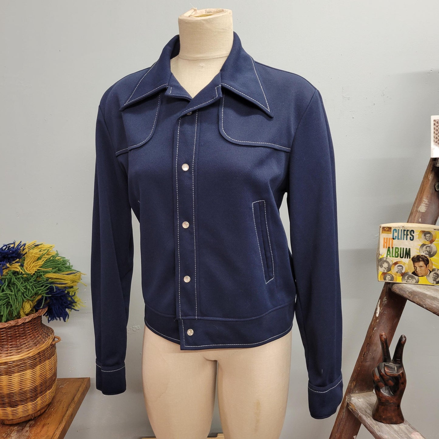 vtg 70s LEISURE SUIT JACKET // vintage leisure mates medium retro navy blue pointy collared hippie mod saturday night fever cropped style