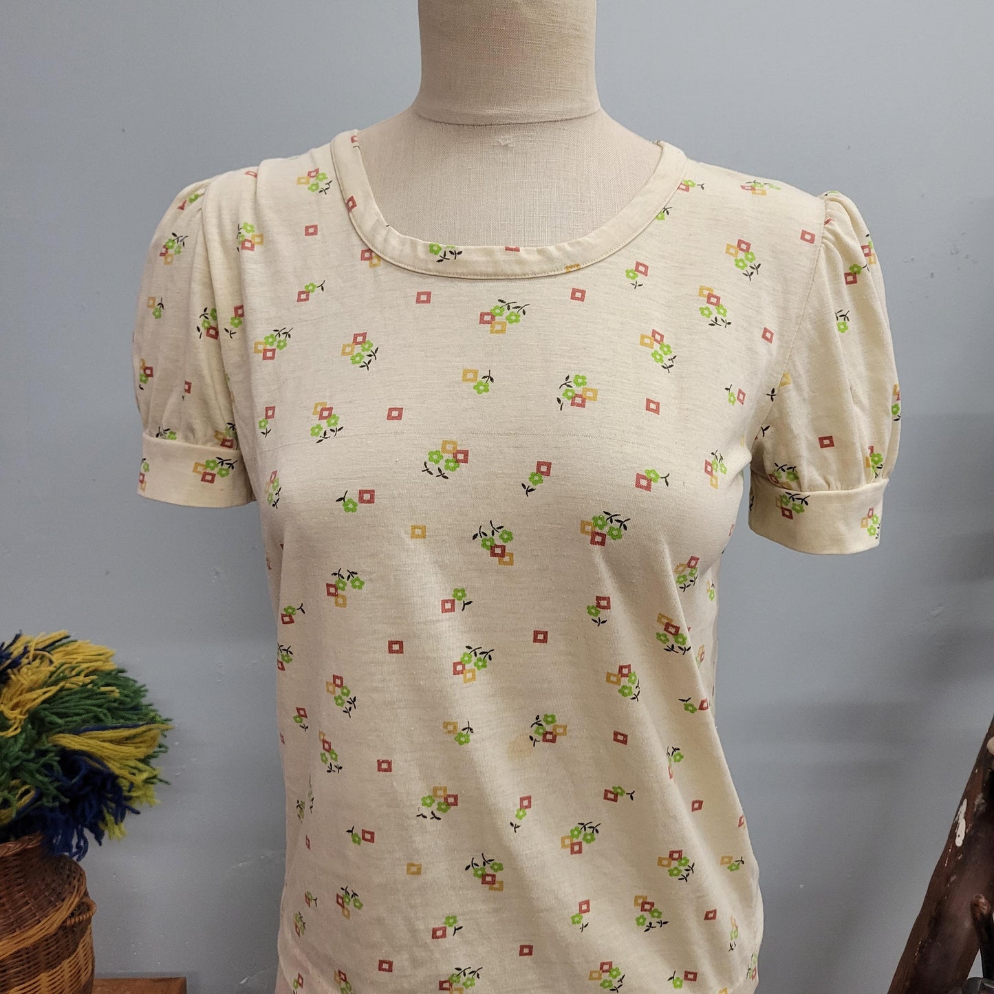 vtg 70s FLORAL PUFFED SLEEVE Shirt // vintage top small womens soft patterned thin scoop neck dainty cottage casual autumn layers blouse