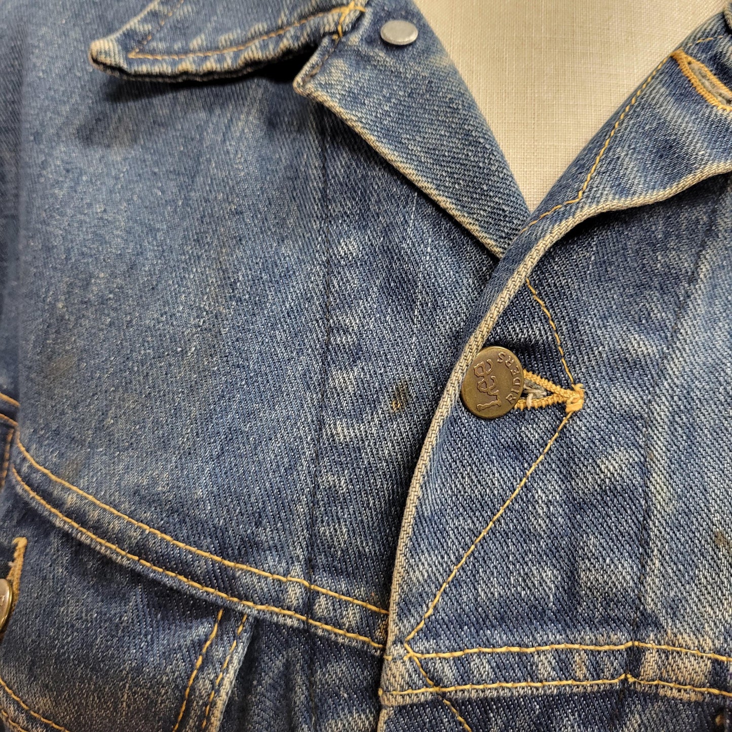 vtg 70s Lee RIDERS SANFOR-SET Jacket // vintage lee set slightly distressed medium wash trucker 100% cotton denim jean jacket autumn winter