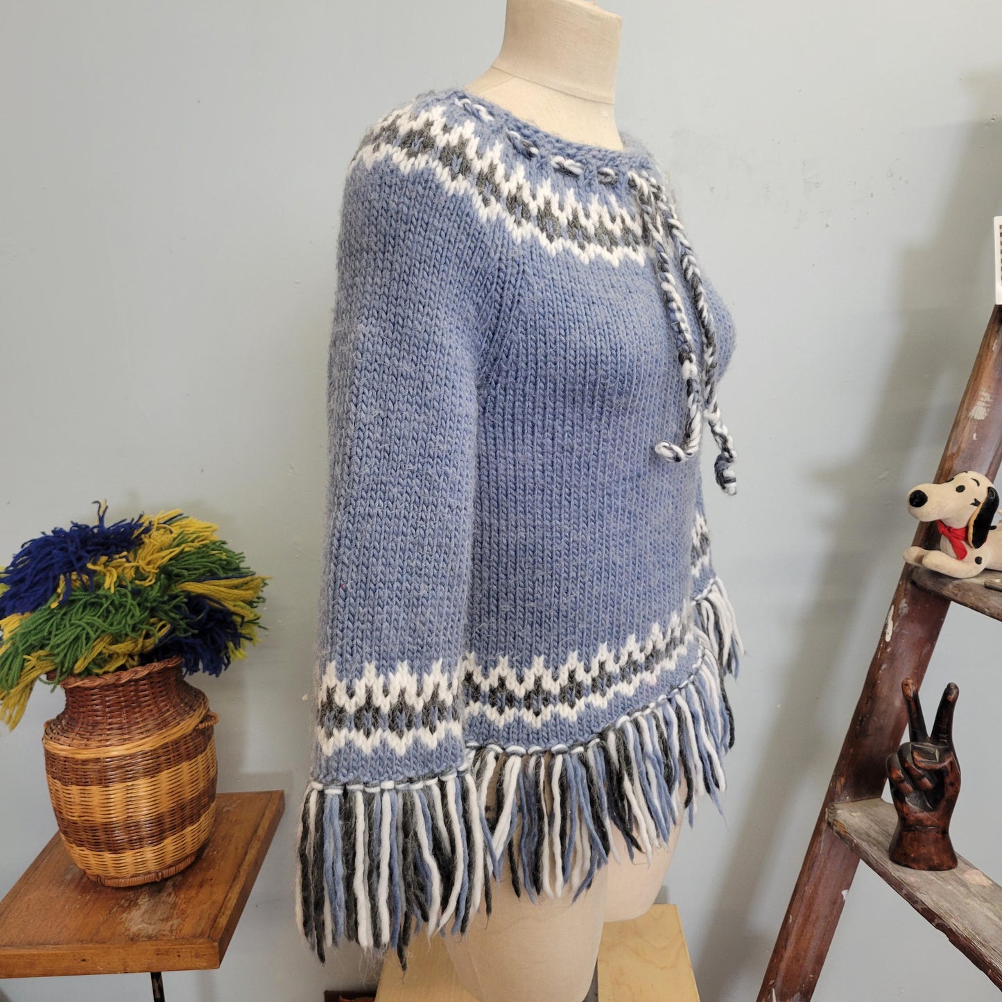 vtg 70s KNIT FRINGE SWEATER // vintage medium womens boho hippie shaggy blue fair isle zig zag hippie bohemian autumn winter cottage style