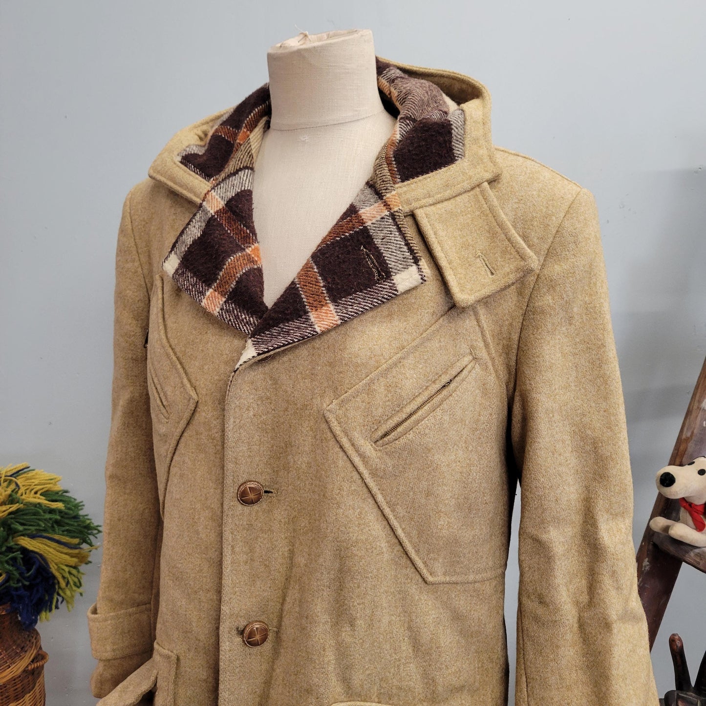 vtg 70s HOODED WOOL COAT // vintage arnies army coat mens 40 arnold palmer plaid lined chin strap structured neutral tones winter preppy