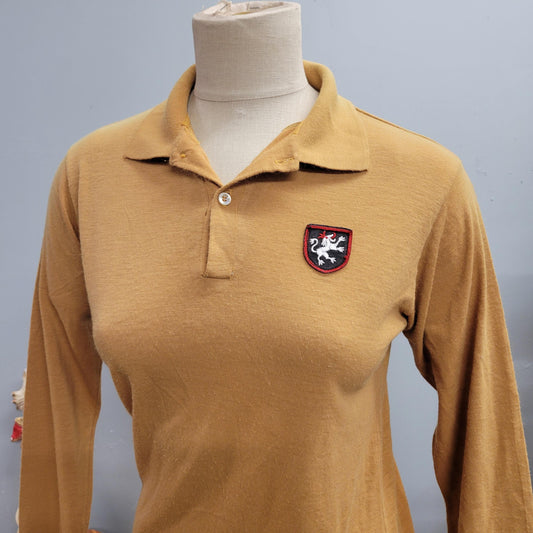 vtg 50s COLLARED EMBROIDERED SHIRT // vintage munsingwear griffin crest emblem patch faded collared pastel mustard retro 60s workwear blouse