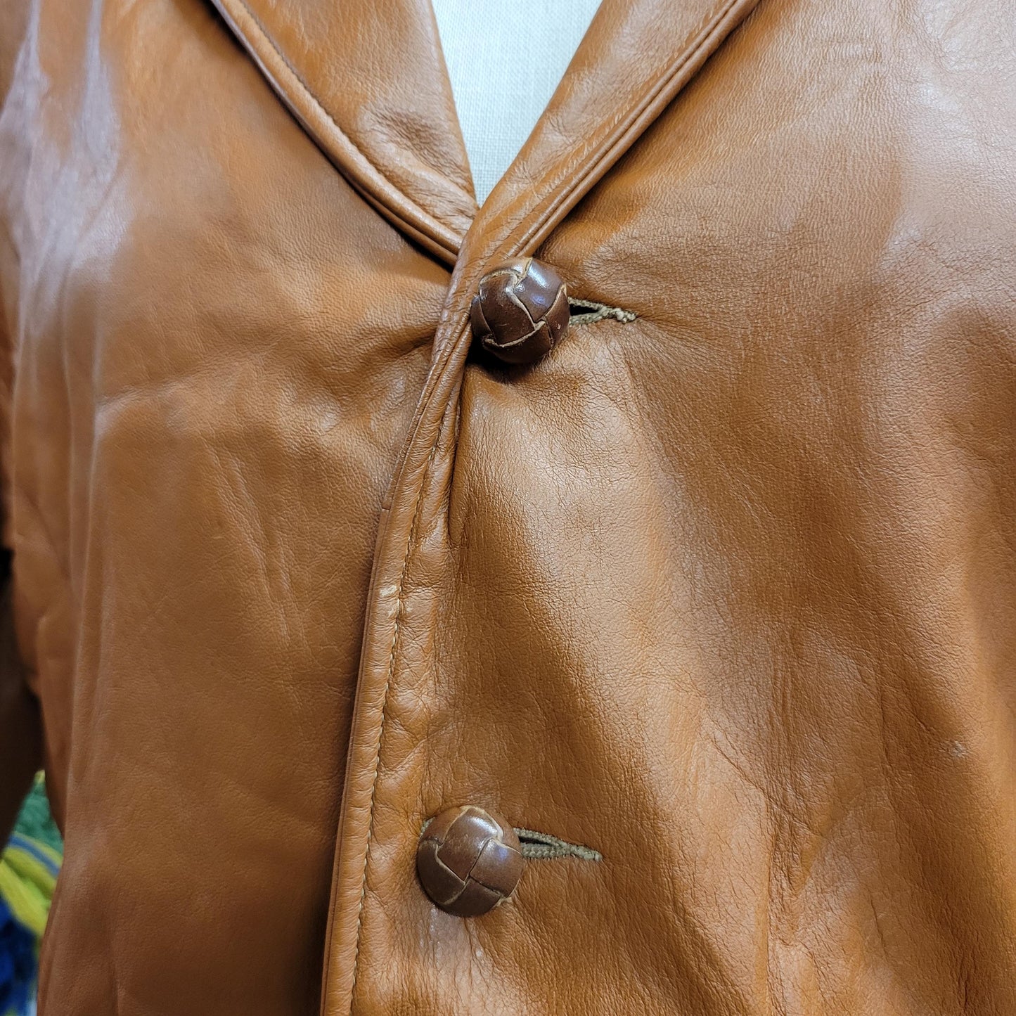 vtg 70s CROPPED LEATHER JACKET // vintage danz western wear medium womens unique structured cinched waist pointy collar retro autumn style
