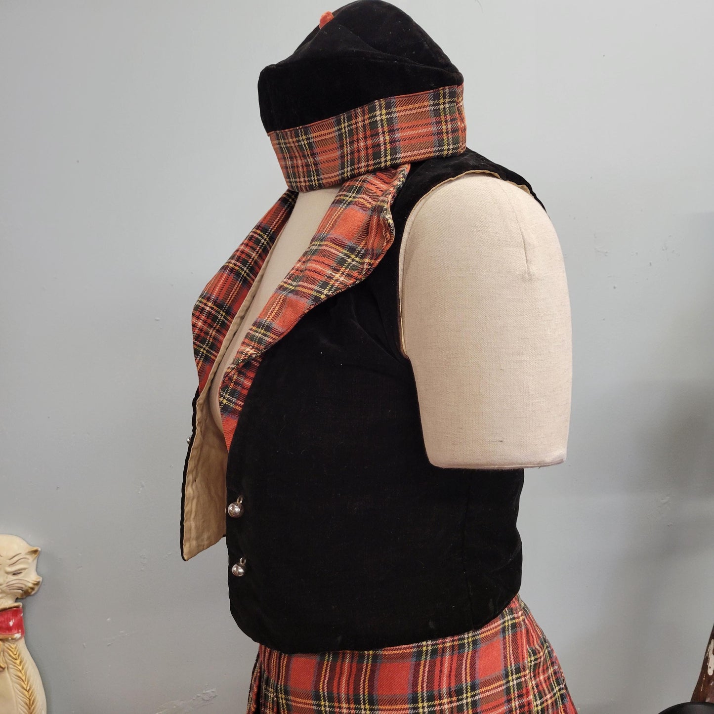 vtg 50s 3 PIECE SKIRT VEST & Hat Set // vintage tartan plaid black velvet small womens cute autumn cottage stylish preppy french style beret