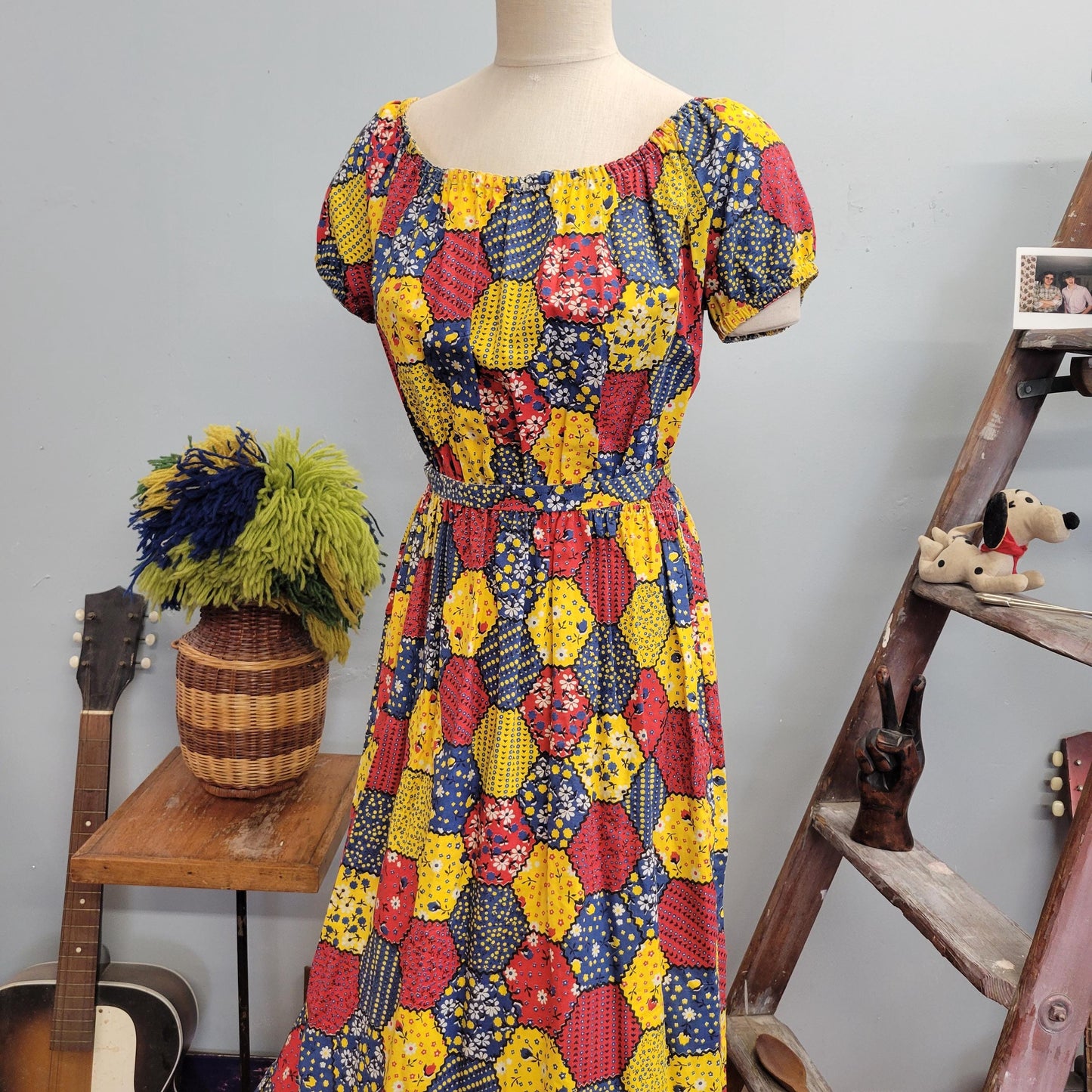 vtg 70s PATCHWORK COTTAGE DRESS // vintage belted womens large scoop neck hippie americana boho folk art puffed sleeve maxi bandana pattern