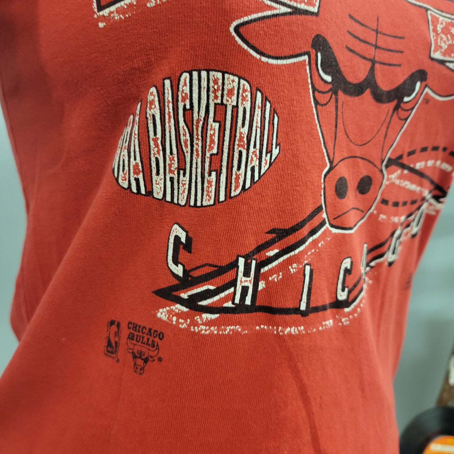 vtg 90s BULLS BASKETBALL TSHIRT/ vintage chicago bulls usa lineup youth large Michael Jordan sports paper thin baby tee crop top fitted top