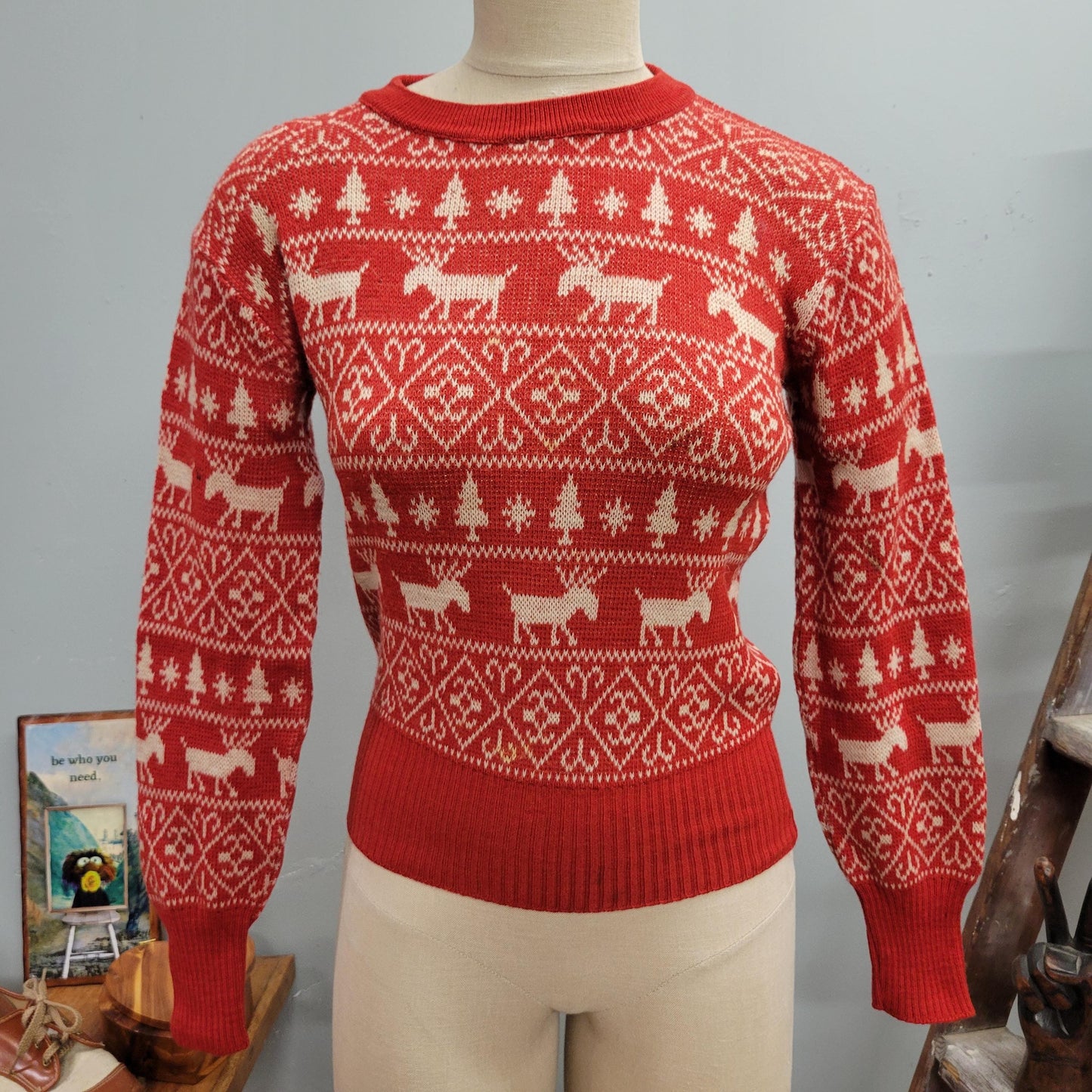 vtg 70s KNIT MOOSE SWEATER // vintage by pandora small cute evergreen tree pattern winter snowflake print novelty print womens 40s style top