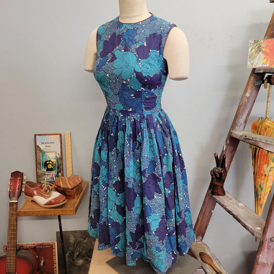 vtg 50s BLUE FLORAL DRESS // vintage tank midi dress
