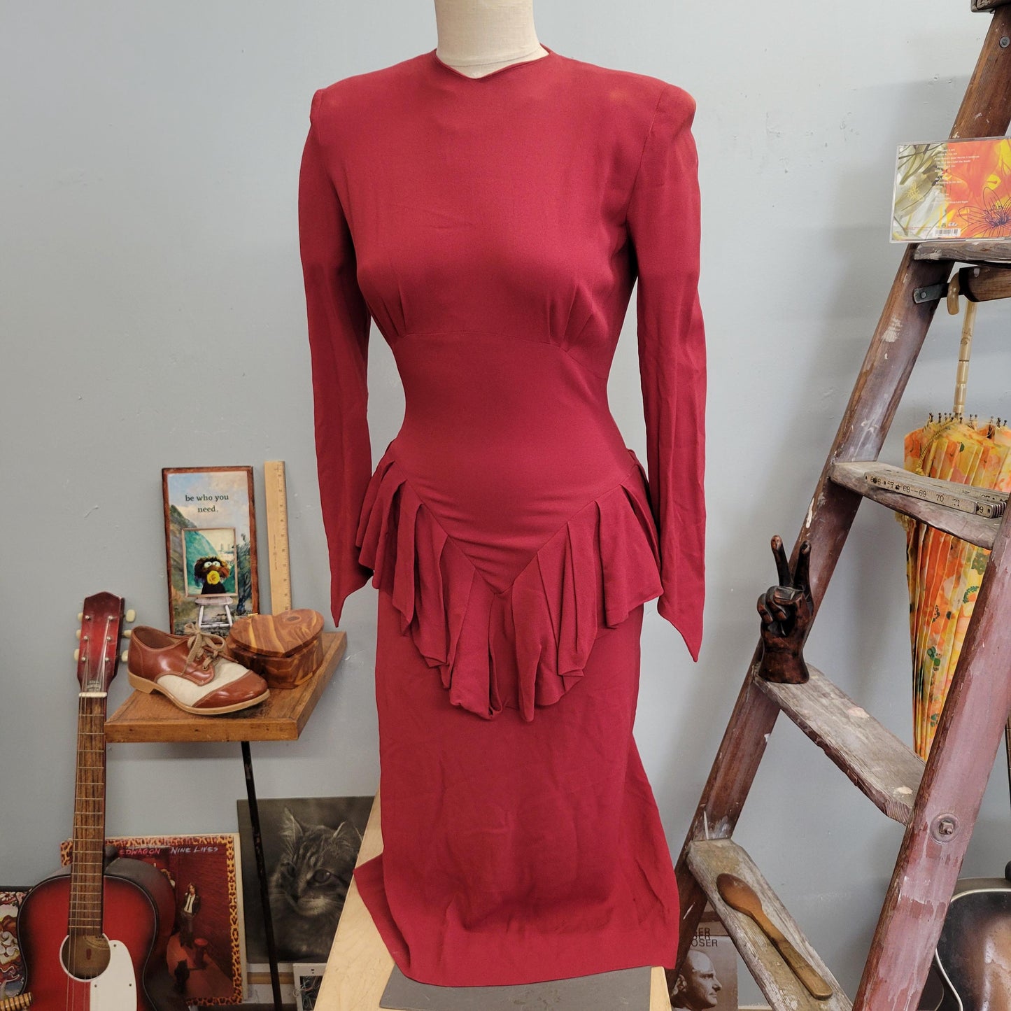 vtg 40s RED PEPLUM DRESS // vintage original queen frocks women’s medium slinky flowy rayon hot gothic vamp wiggle midi fancy scarlet dress