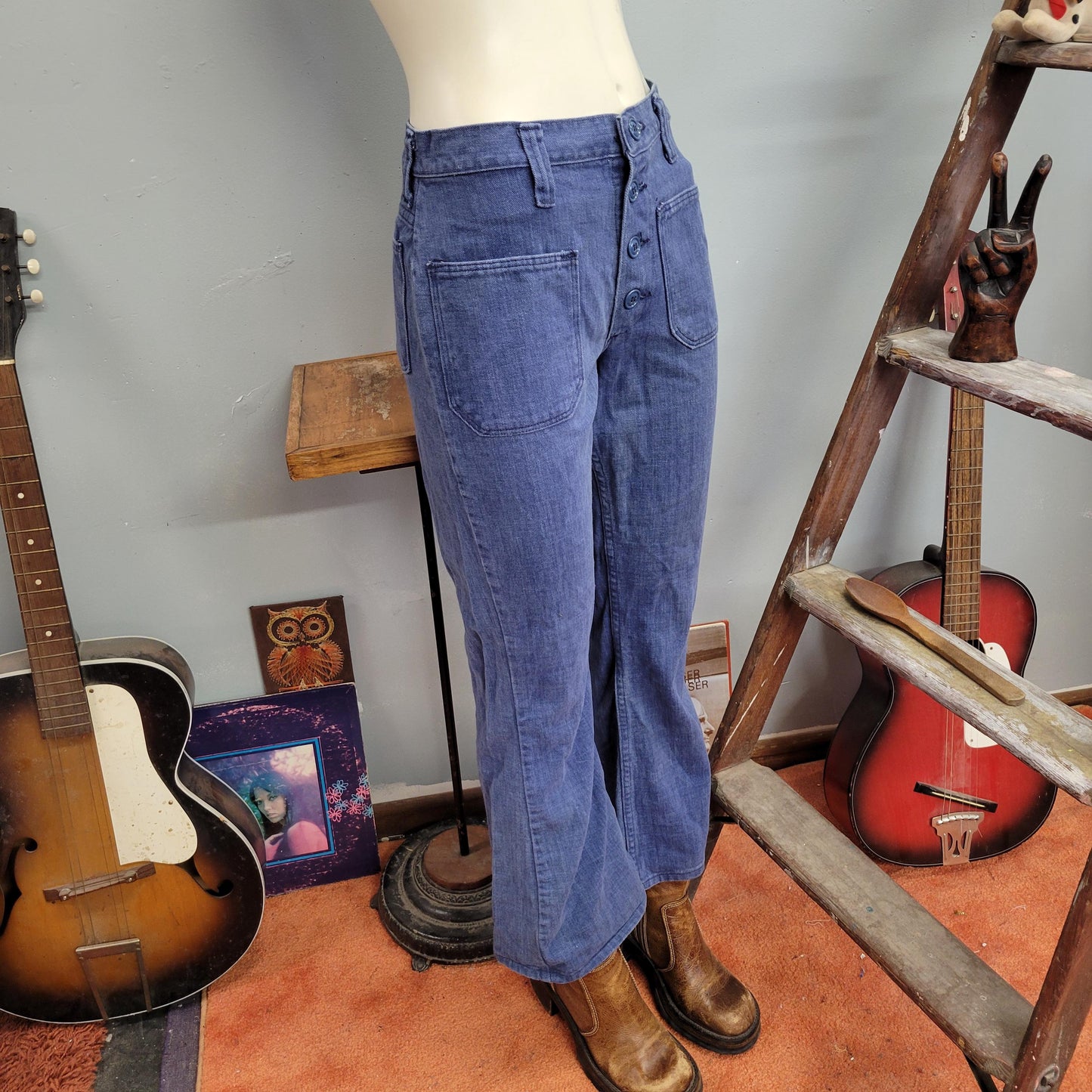 vtg 70s INDIGO KICK FLARES // vintage wranglers 31 soft indigo cropped flare pants bellbottoms mid rise button fly retro hippie mod jeans