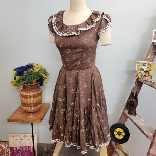 vtg 70s BROWN FLORAL DRESS // vintage cottage core kate shorer originals small womens calico prairie full skirt ruffle collar autumn vibes