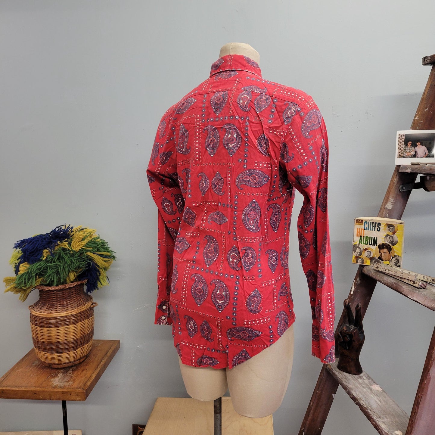 vtg 70s PAISLEY BANDANA Shirt // vintage essley innovations medium mens hippie western retro faded rugged pearl snap cowboy button down top