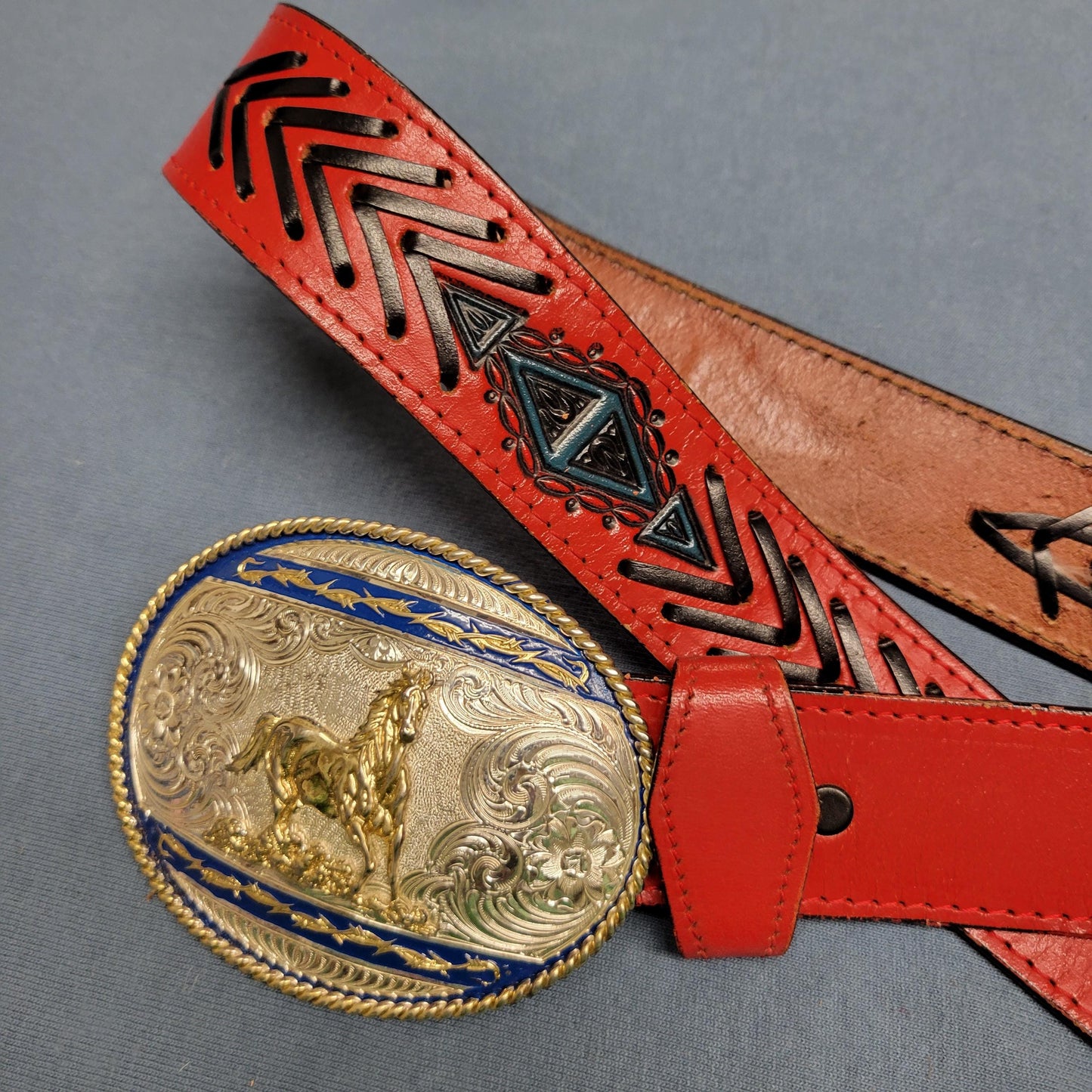 vtg 70s RED BLACK LEATHER Belt // vintage montana silversmiths horse stallion two tone hand tooled sexy western hippie jumbo silver buckle
