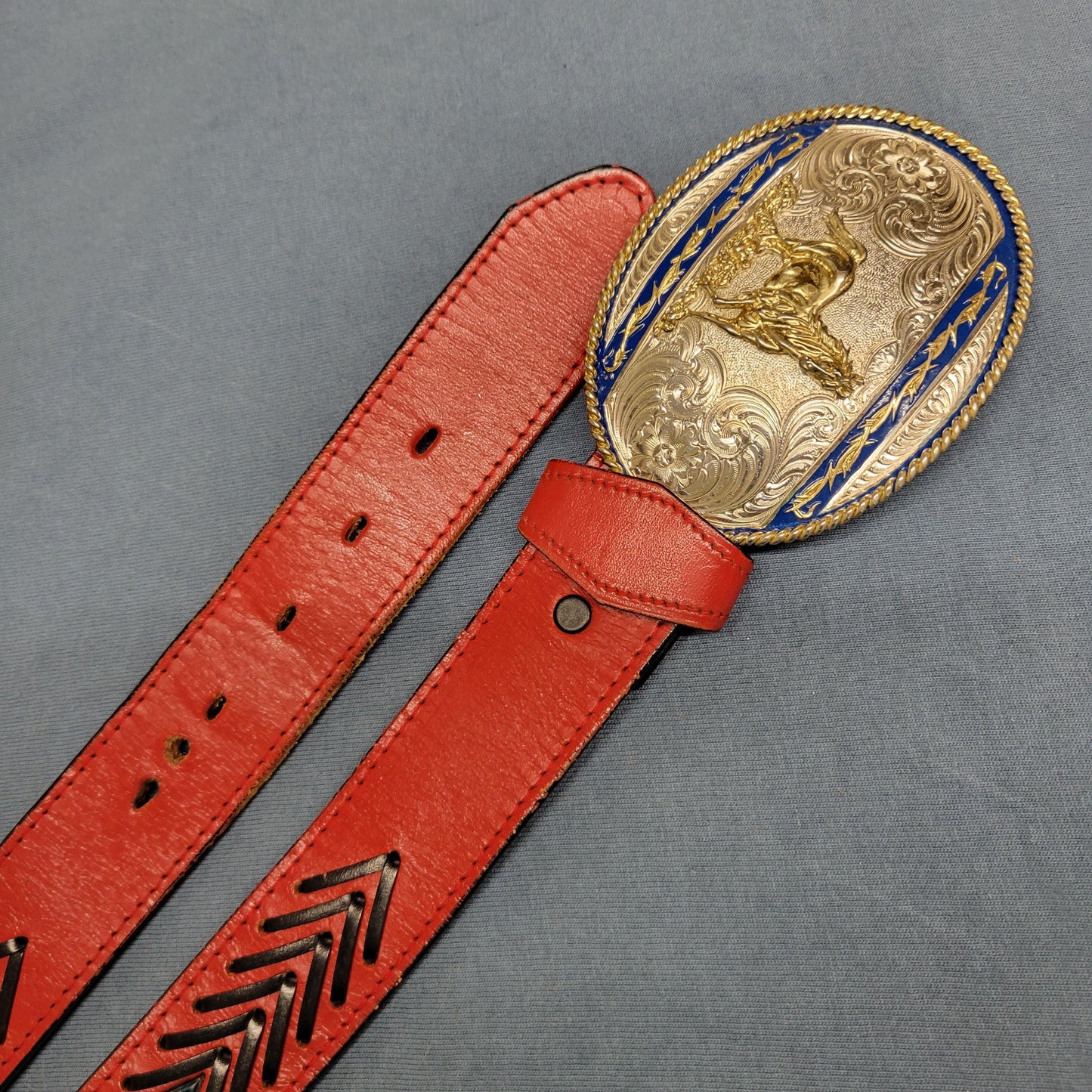 vtg 70s RED BLACK LEATHER Belt // vintage montana silversmiths horse stallion two tone hand tooled sexy western hippie jumbo silver buckle