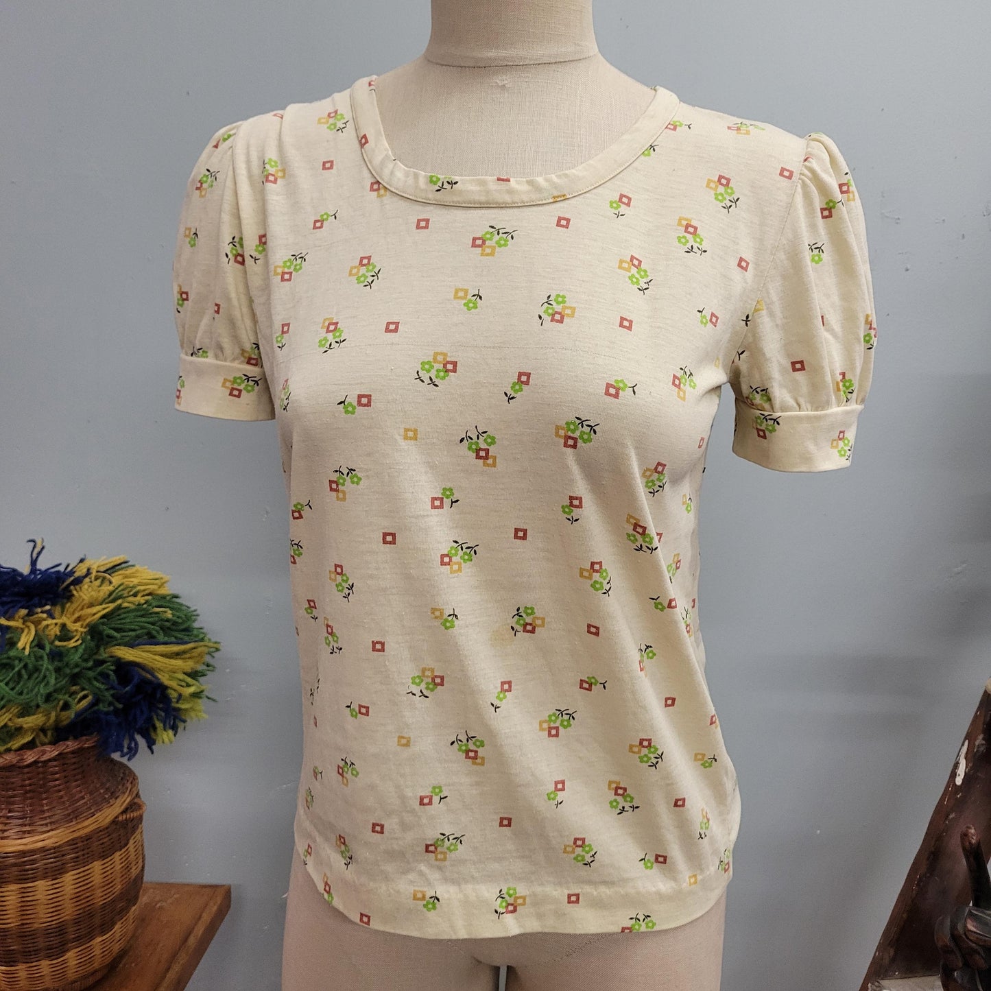 vtg 70s FLORAL PUFFED SLEEVE Shirt // vintage top small womens soft patterned thin scoop neck dainty cottage casual autumn layers blouse
