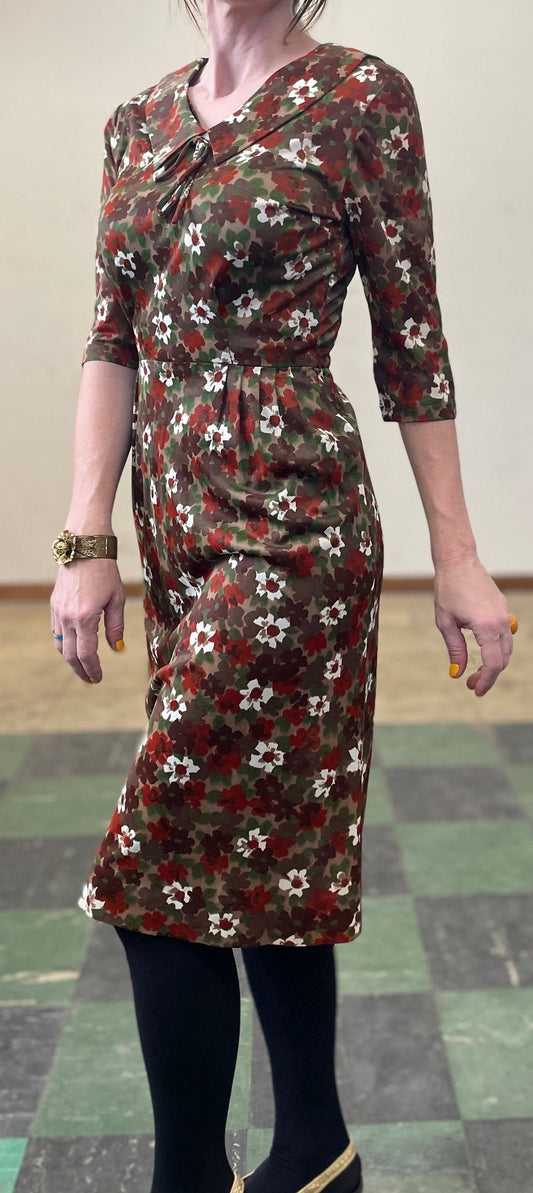 vtg 50s FLORAL JERSEY DRESS  **As Is Wounded Bird** // vintage slinky brown flowy autumn fall winter casual earth tones day dress winter