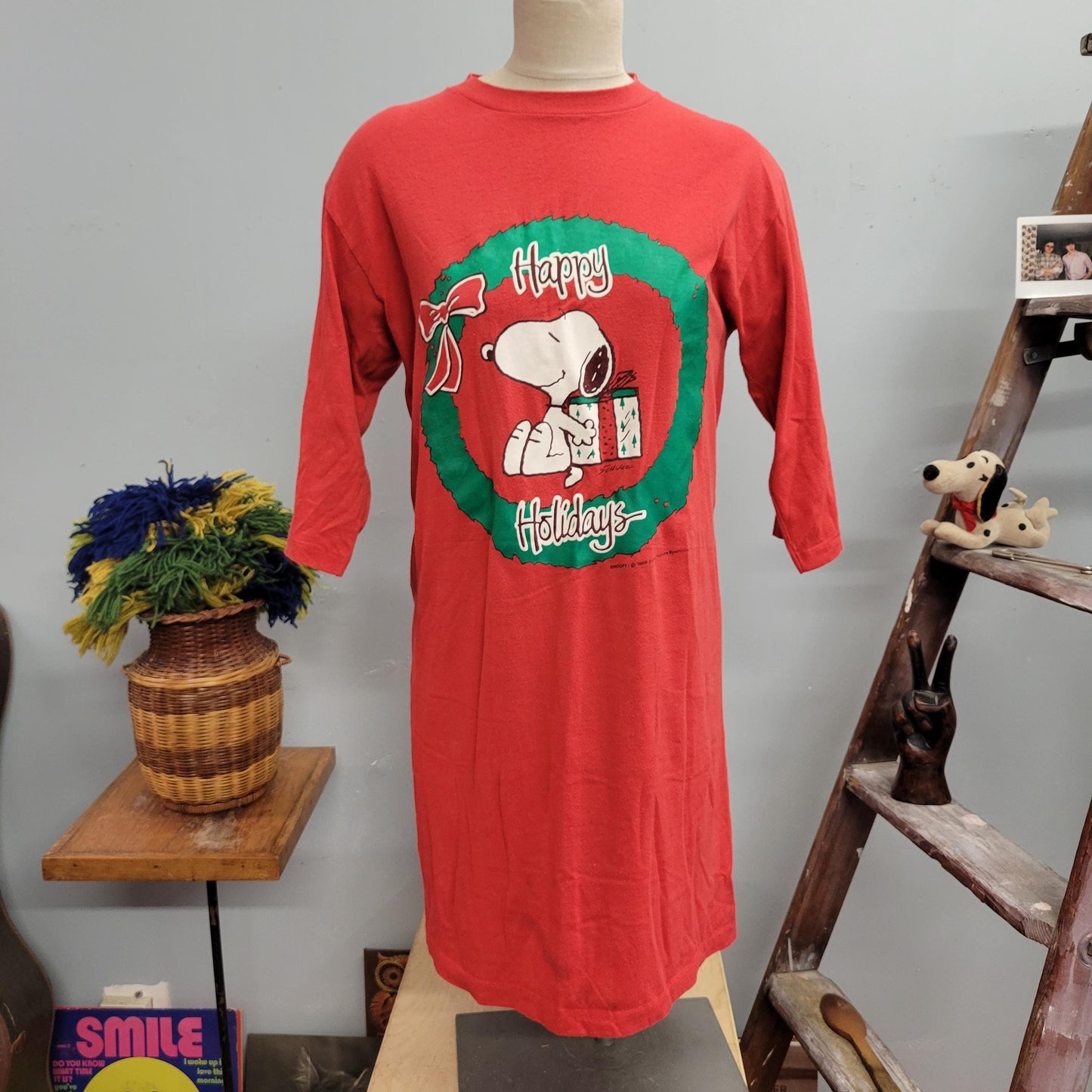 vtg 80s SNOOPY SLEEPER SHIRT // vintage all american medium unisex oversized tshirt dress holidays christmas eve pajamas festive sweatshirt