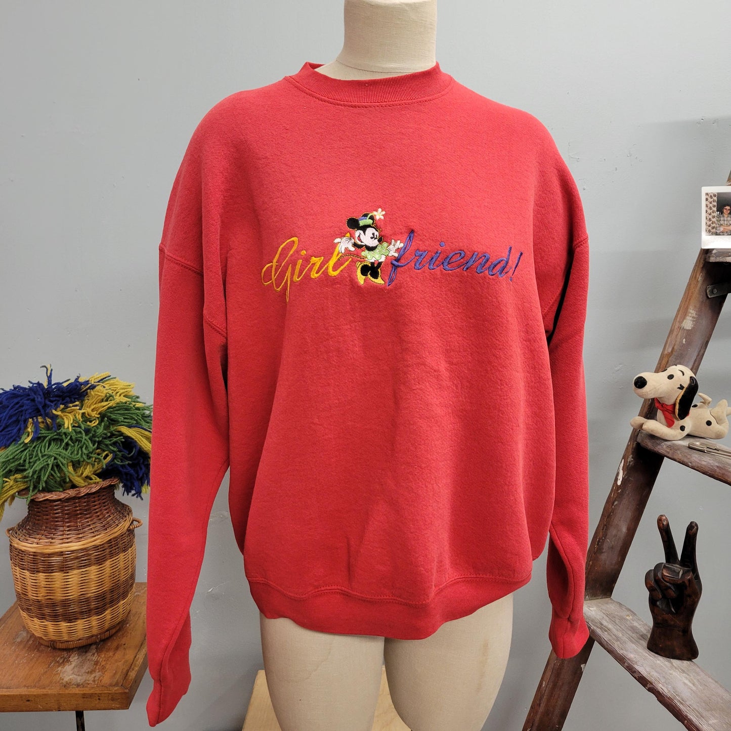 vtg Y2K MINNIE MOUSE SWEATSHIRT // vintage girlfriend disney mickey & co large women’s oversized red festive casual retro embroidered cute
