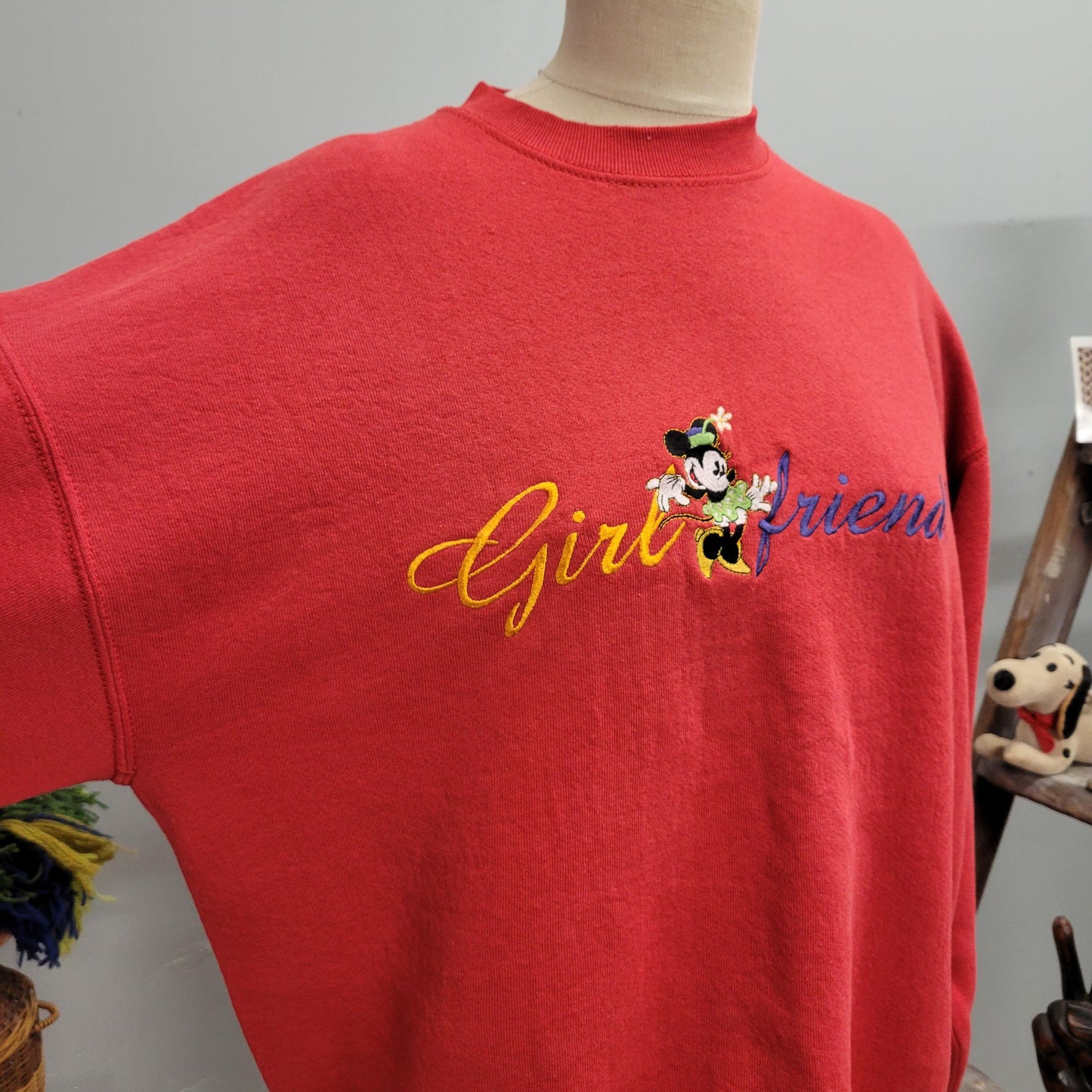 vtg Y2K MINNIE MOUSE SWEATSHIRT // vintage girlfriend disney mickey & co large women’s oversized red festive casual retro embroidered cute