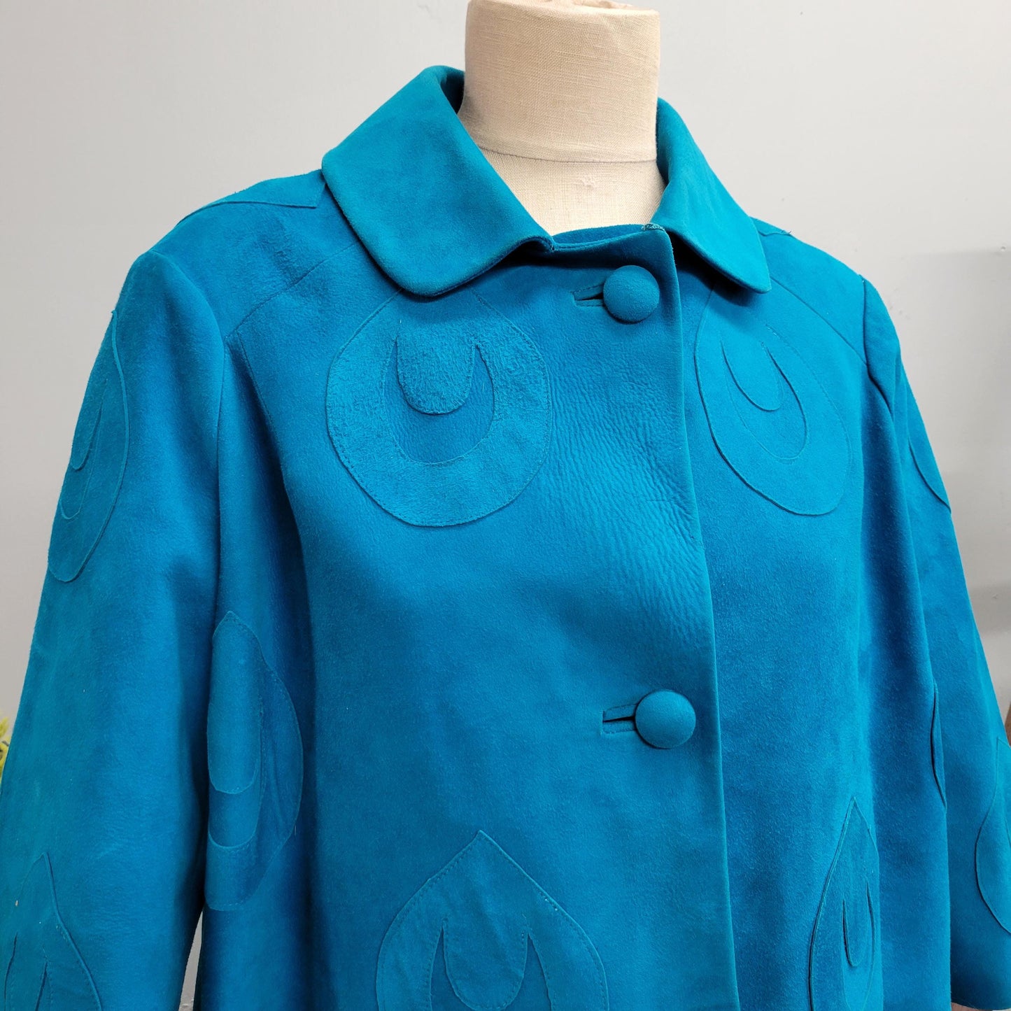 vtg 70s BLUE SUEDE COAT / vintage womens large jacket cardinale madrid raindrop hand tooled leather cut out patchwork bright funky statement