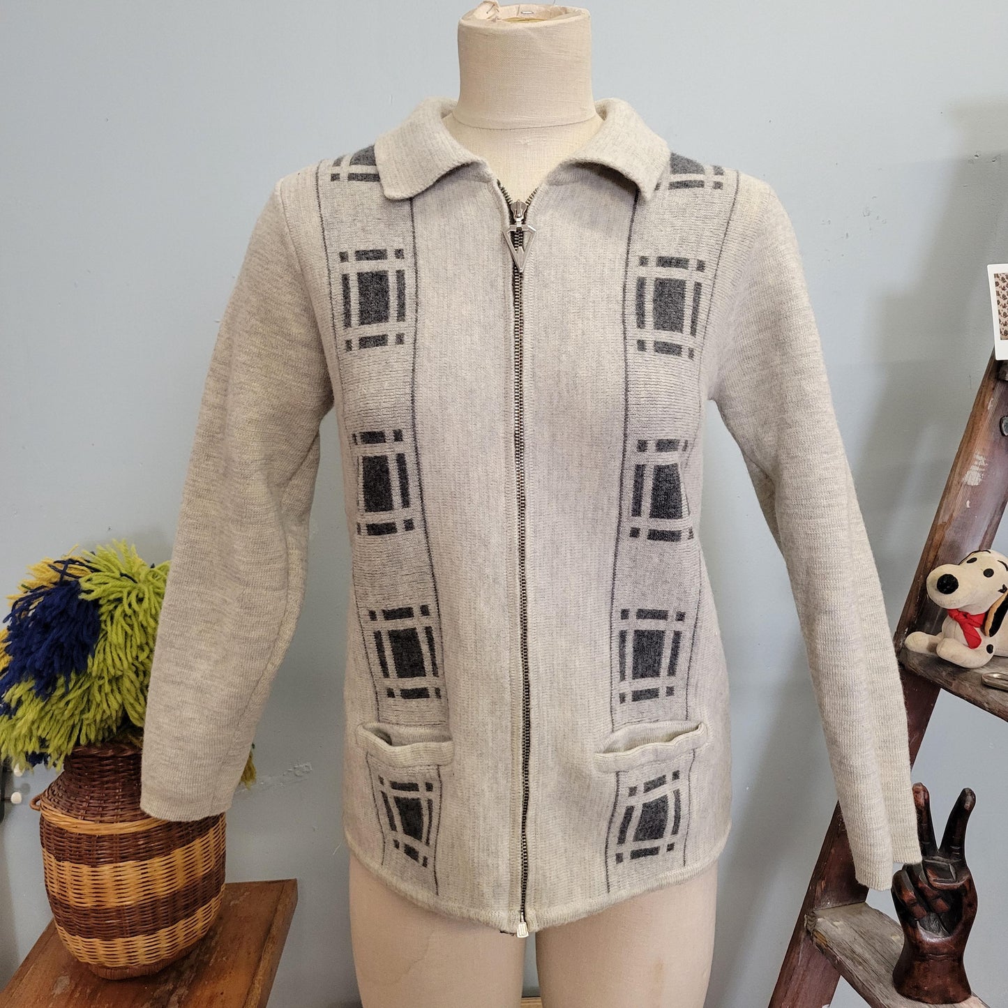vtg 50s PATTERNED WOOL SWEATER // vintage zip up cardigan medium pointy collar oversized zipper preppy rockabilly prepster autumn winter top