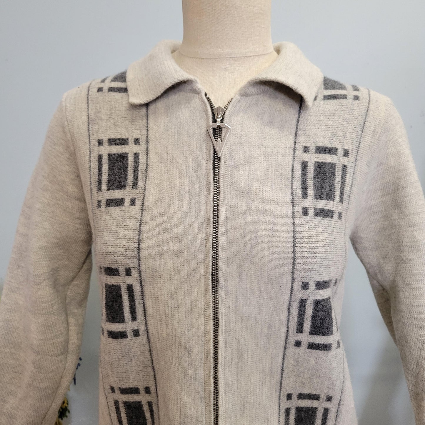vtg 50s PATTERNED WOOL SWEATER // vintage zip up cardigan medium pointy collar oversized zipper preppy rockabilly prepster autumn winter top